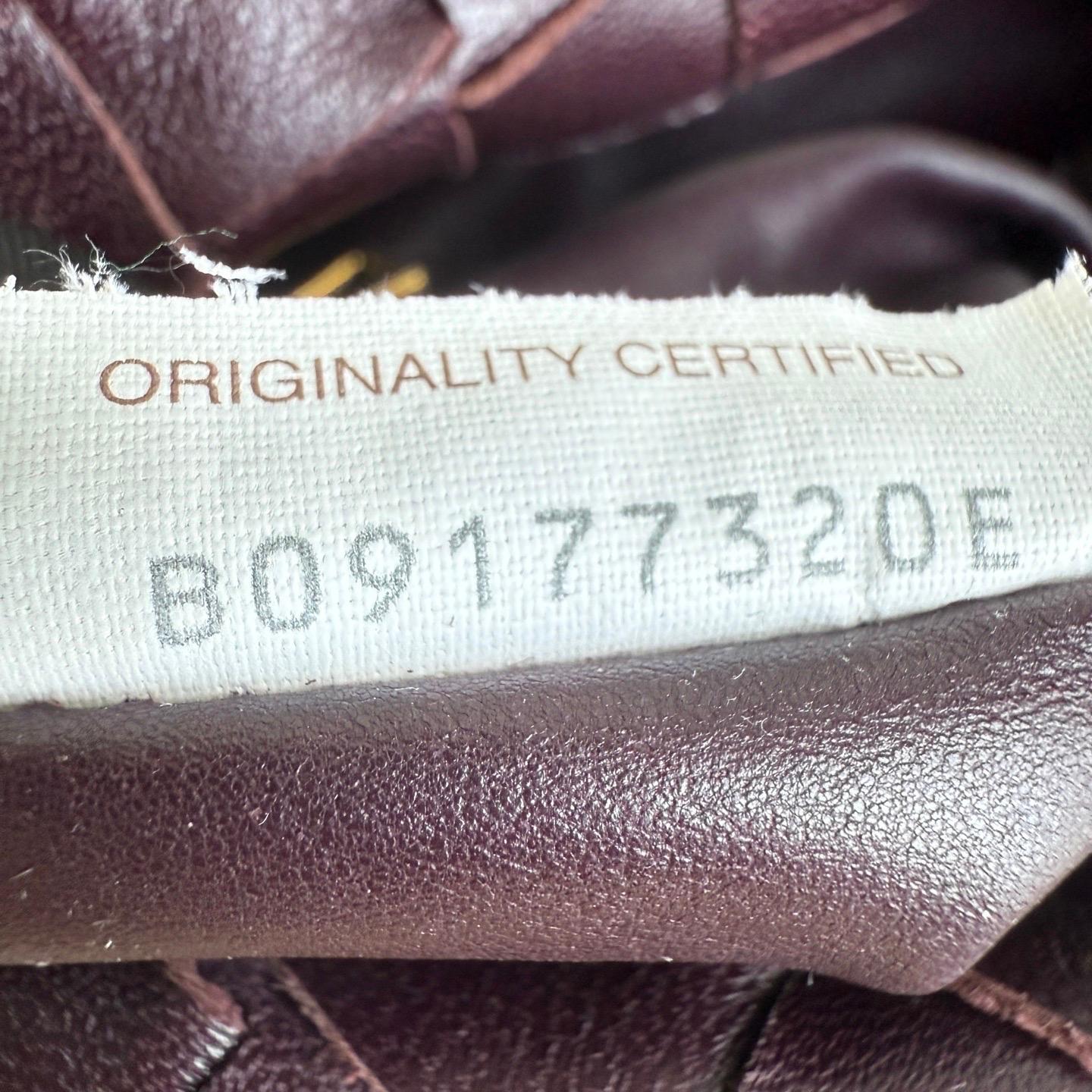 Bottega Veneta Mini Jodie Embrague de Piel Intrecciato Vino Borgoña Oscuro en venta 15