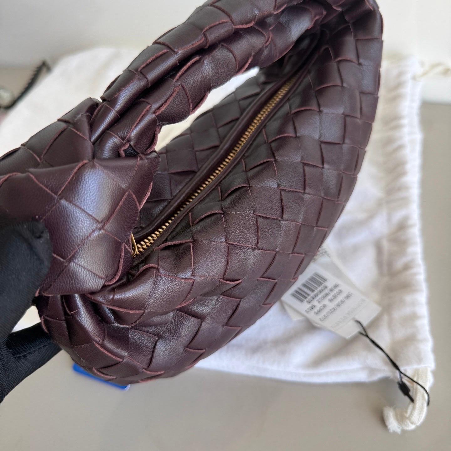 Bottega Veneta Mini Jodie Embrague de Piel Intrecciato Vino Borgoña Oscuro Negro en venta