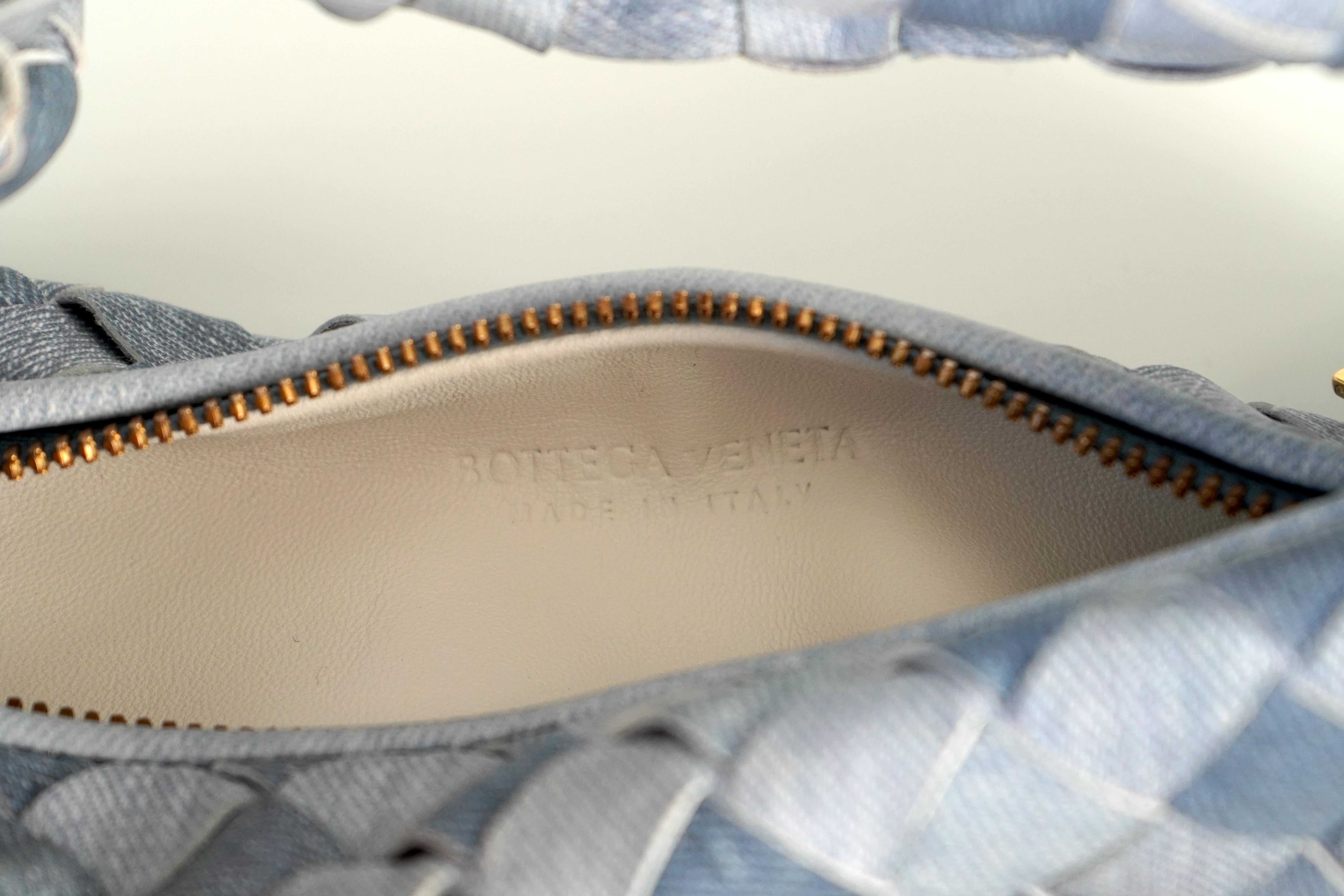 Bottega Veneta Mini JODI Nappa Denim Effect Intrecciato en vente 5