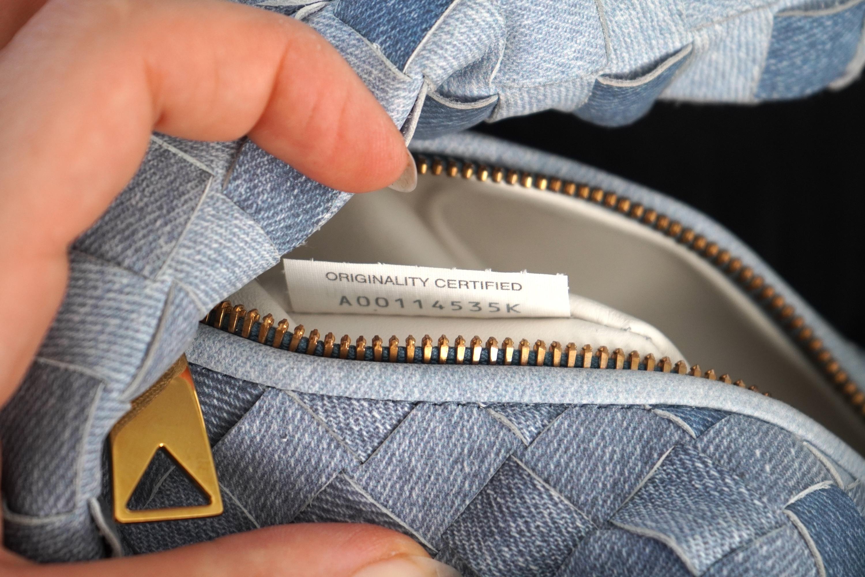 Bottega Veneta Mini JODI Nappa Denim Effect Intrecciato en vente 7
