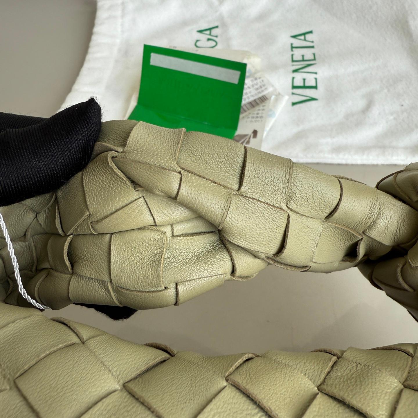 Bottega Veneta Mini Jodie Verde Travertino Pochette in pelle Intrecciato in vendita 9