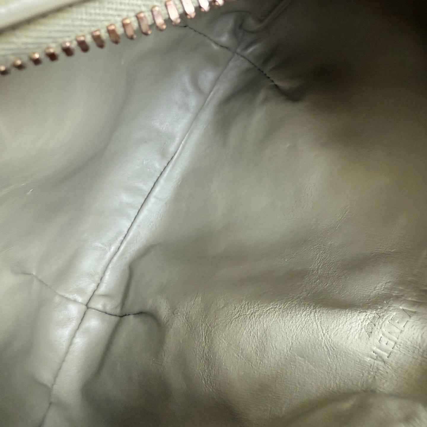 Bottega Veneta Mini Jodie Verde Travertino Pochette in pelle Intrecciato in vendita 13