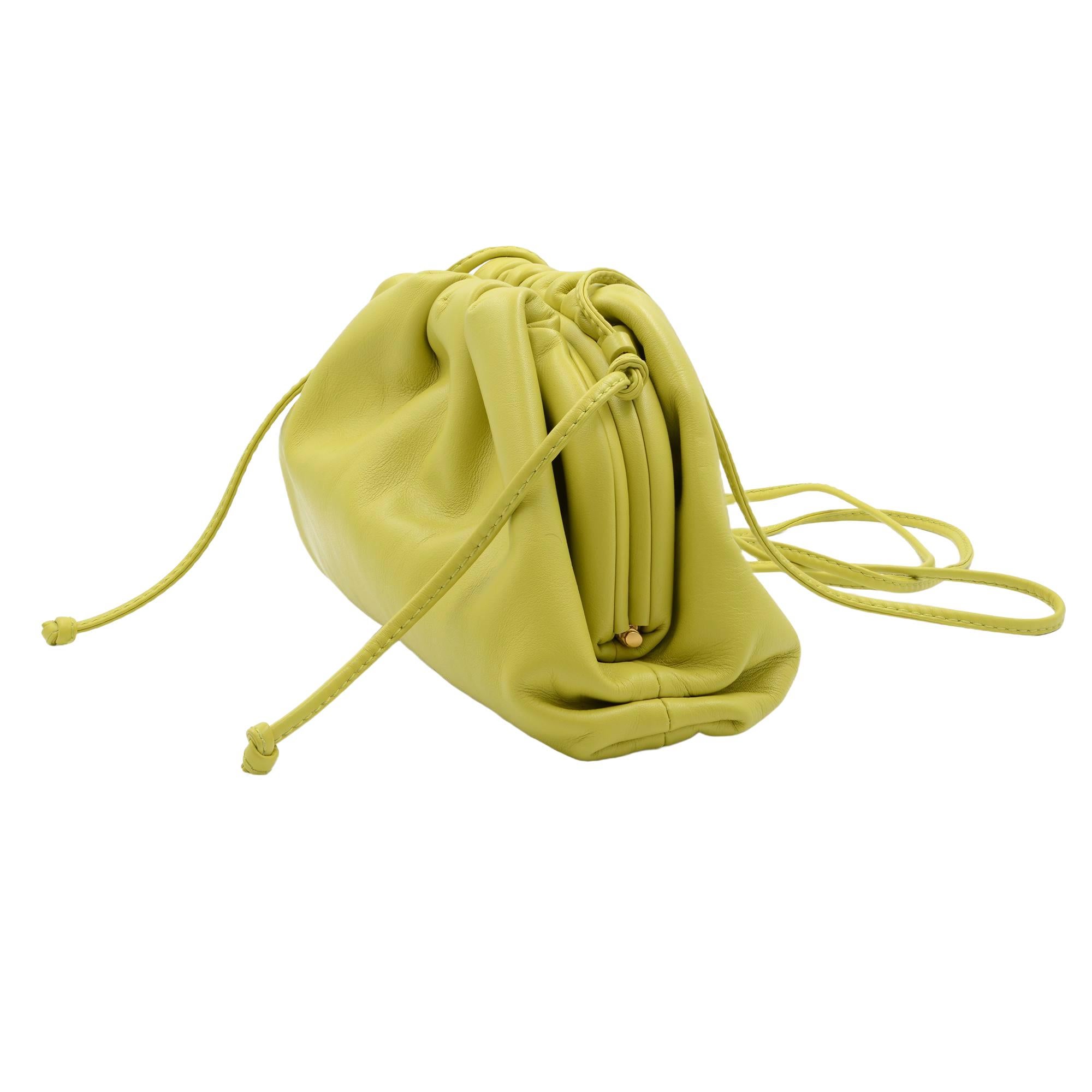 seagrass clutch bag
