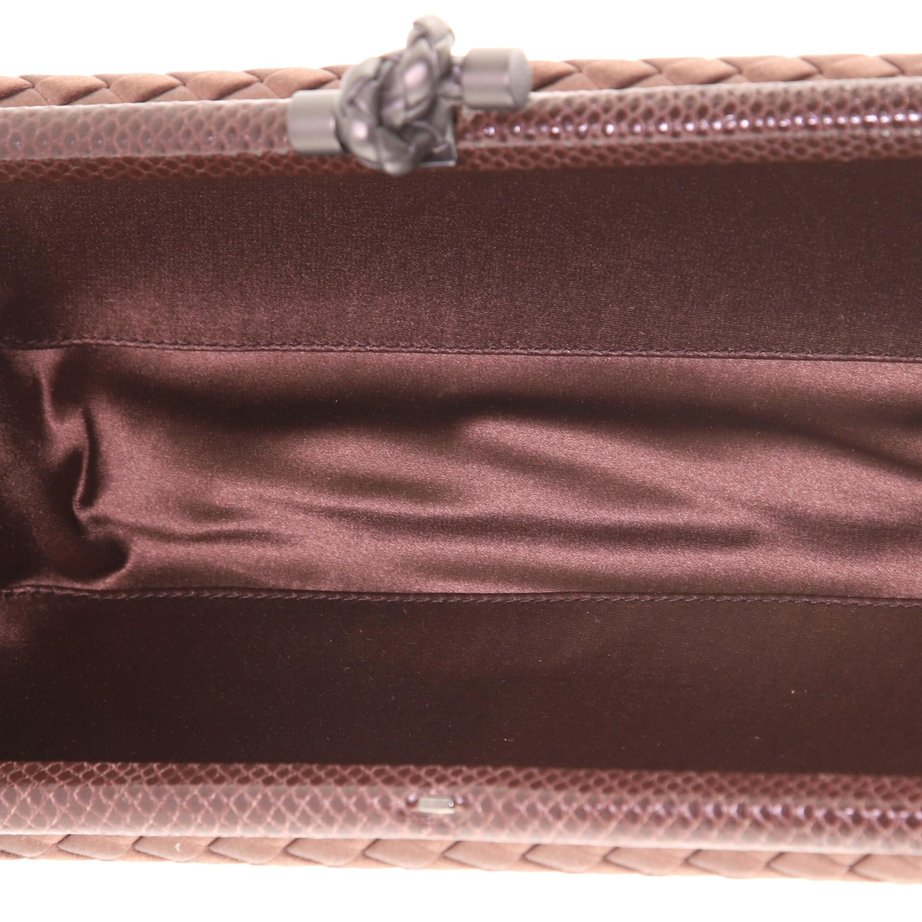 Brown Bottega Veneta Model: Box Knot Clutch Intrecciato Satin Long