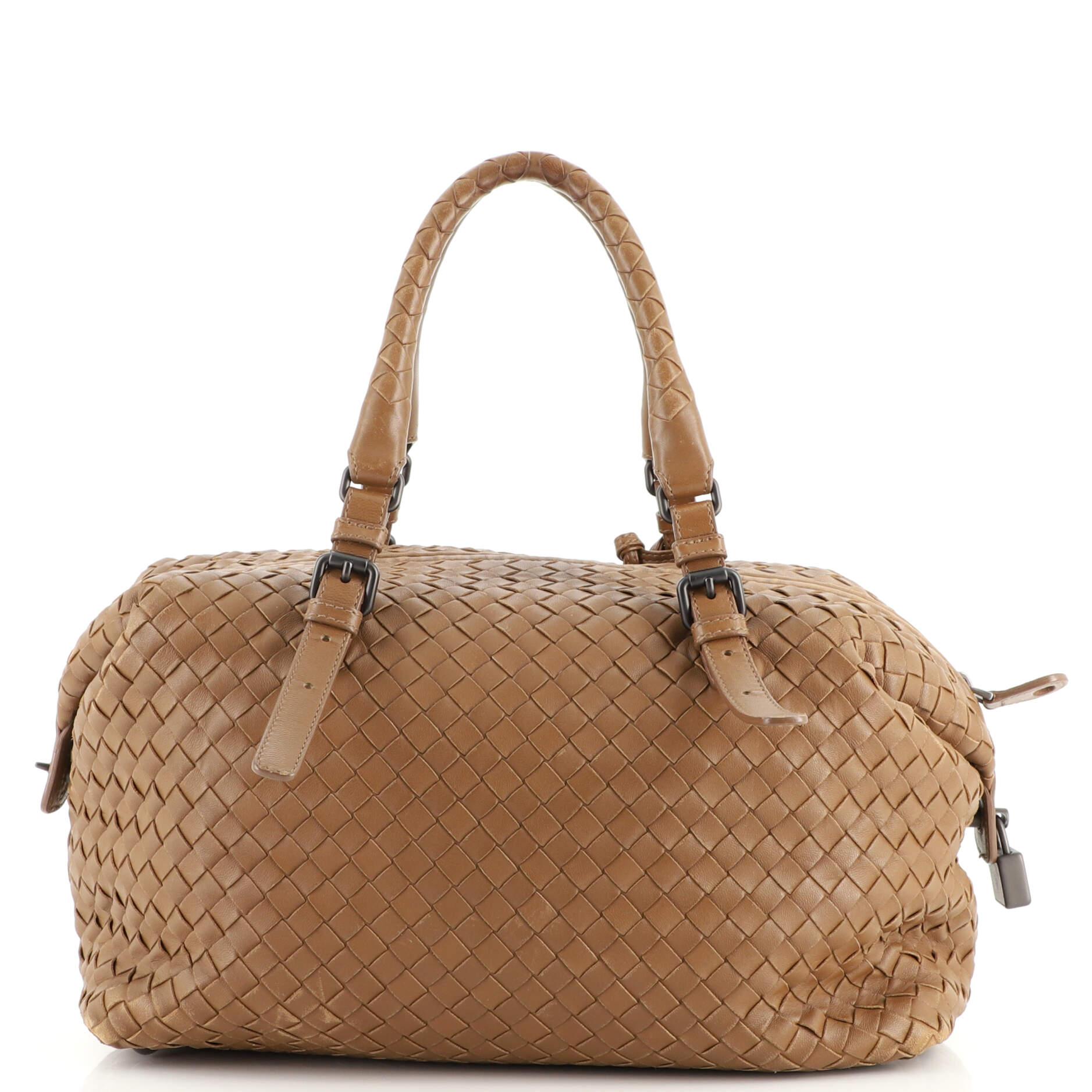 Bottega Veneta Montaigne Handle Bag Intrecciato Nappa Medium In Good Condition In NY, NY