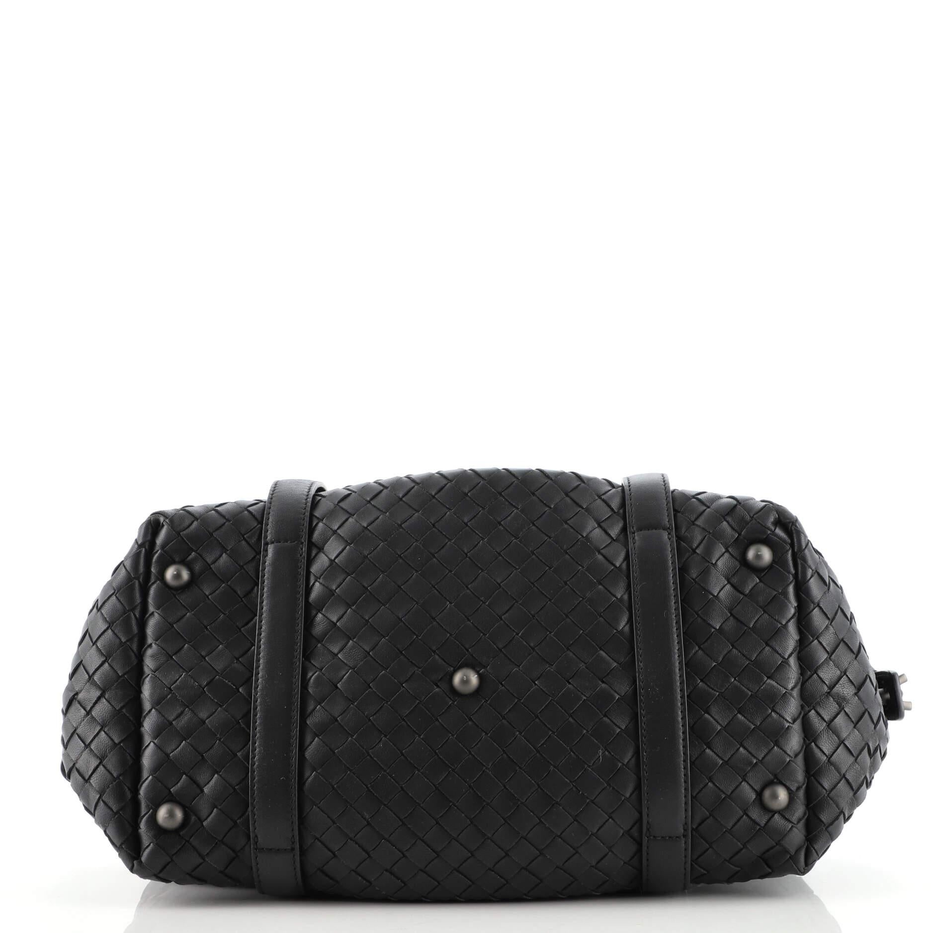 Bottega Veneta Montaigne Shoulder Bag Intrecciato Nappa Medium In Good Condition In NY, NY