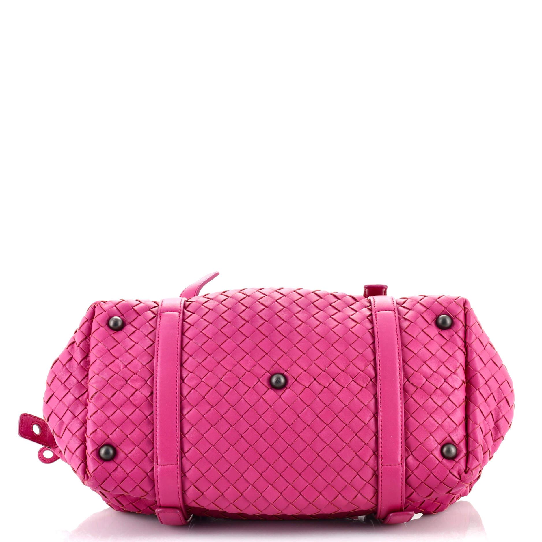 Bottega Veneta Montaigne Shoulder Bag Intrecciato Nappa Medium In Good Condition In NY, NY