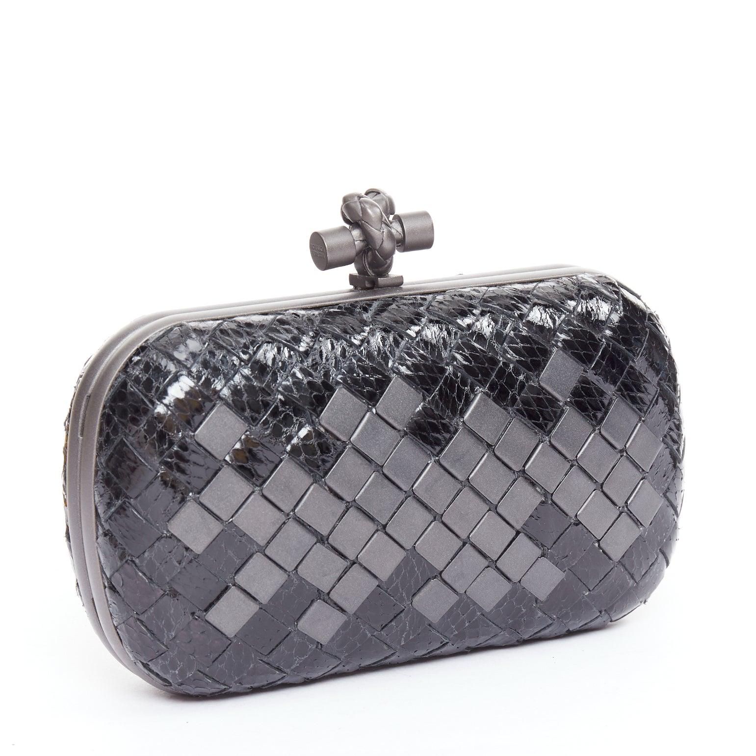 Gray BOTTEGA VENETA Mosaique Box Knot ayers leather intrecciato woven metal clutch For Sale