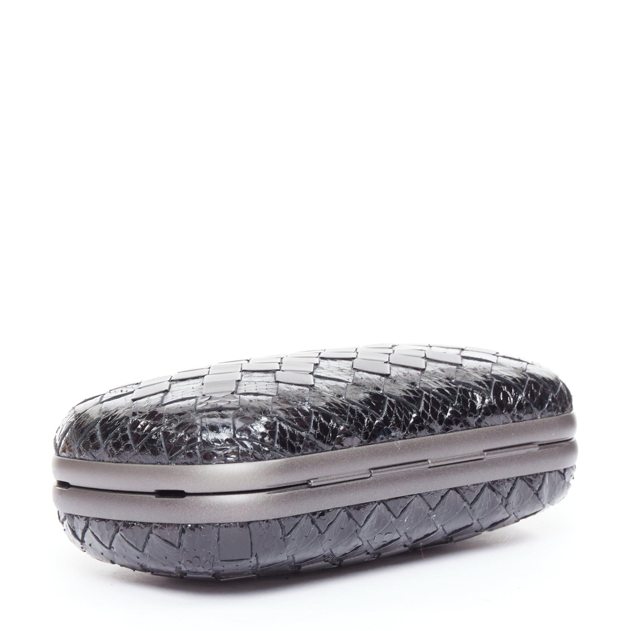 BOTTEGA VENETA Mosaique Box Knot ayers leather intrecciato woven metal clutch For Sale 1