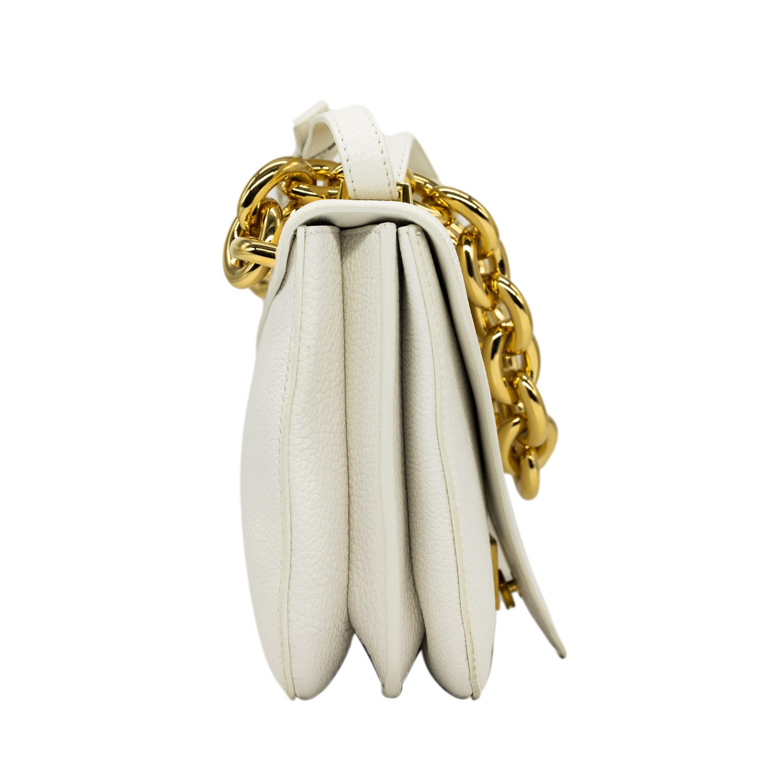 Bottega Veneta Umhängetasche mit montiertem Umschlag aus weißem Leder mit Griff oben im Angebot 5