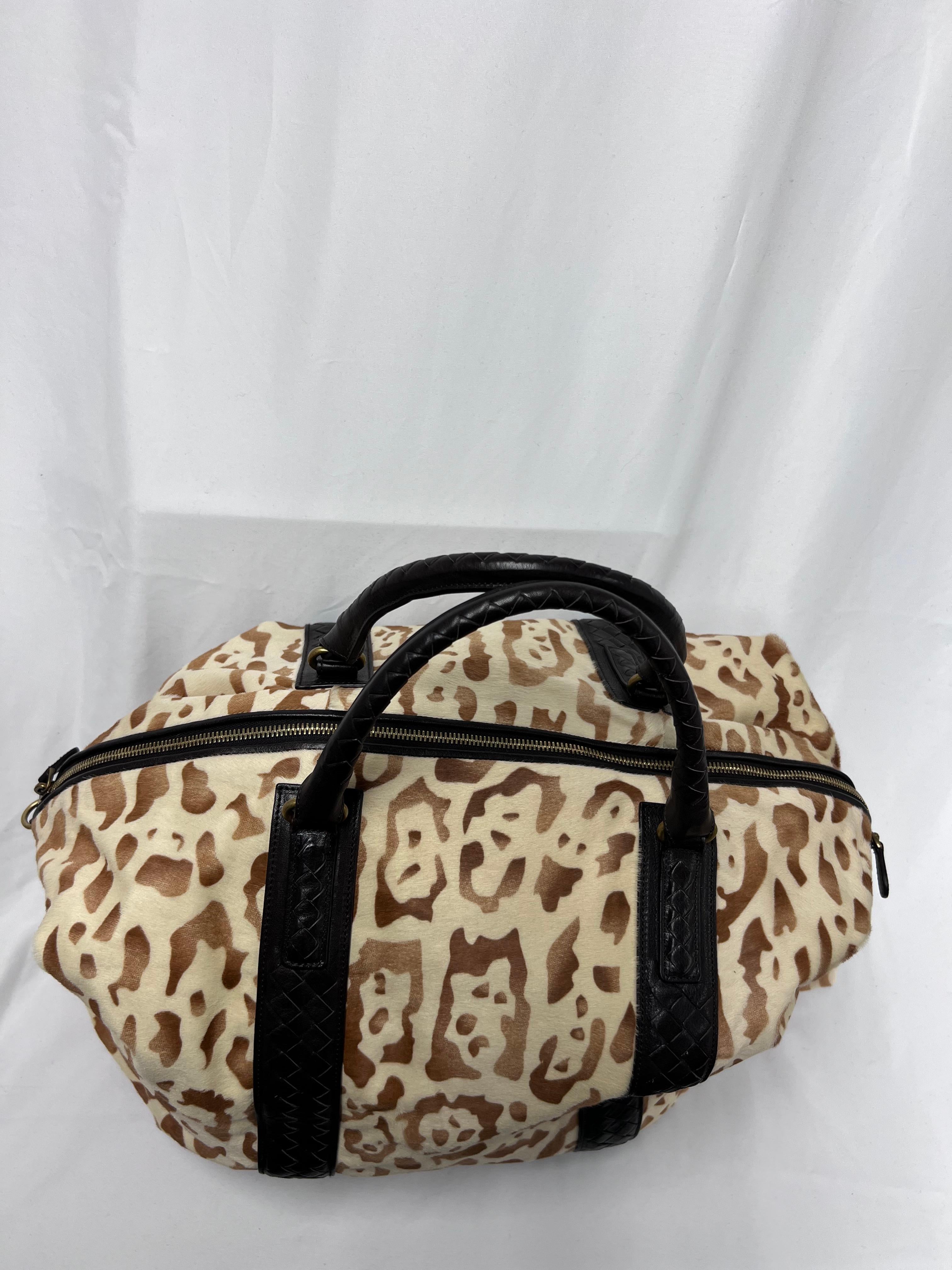 Noir Sac hobo en fourrure multicolore Bottega Veneta en vente