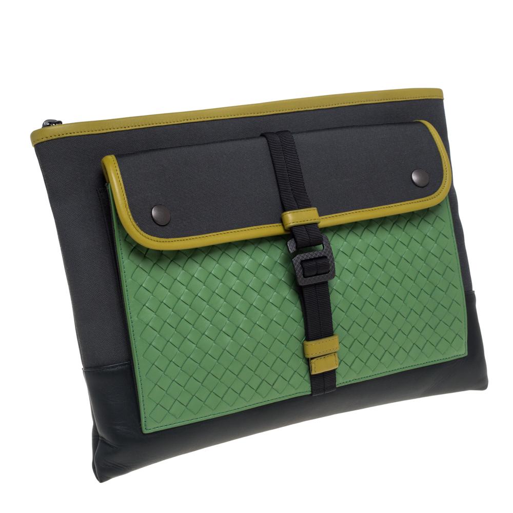 Bottega Veneta Multicolor Intrecciato Leather and Canvas Front Pocket Zip Clutch In Good Condition In Dubai, Al Qouz 2