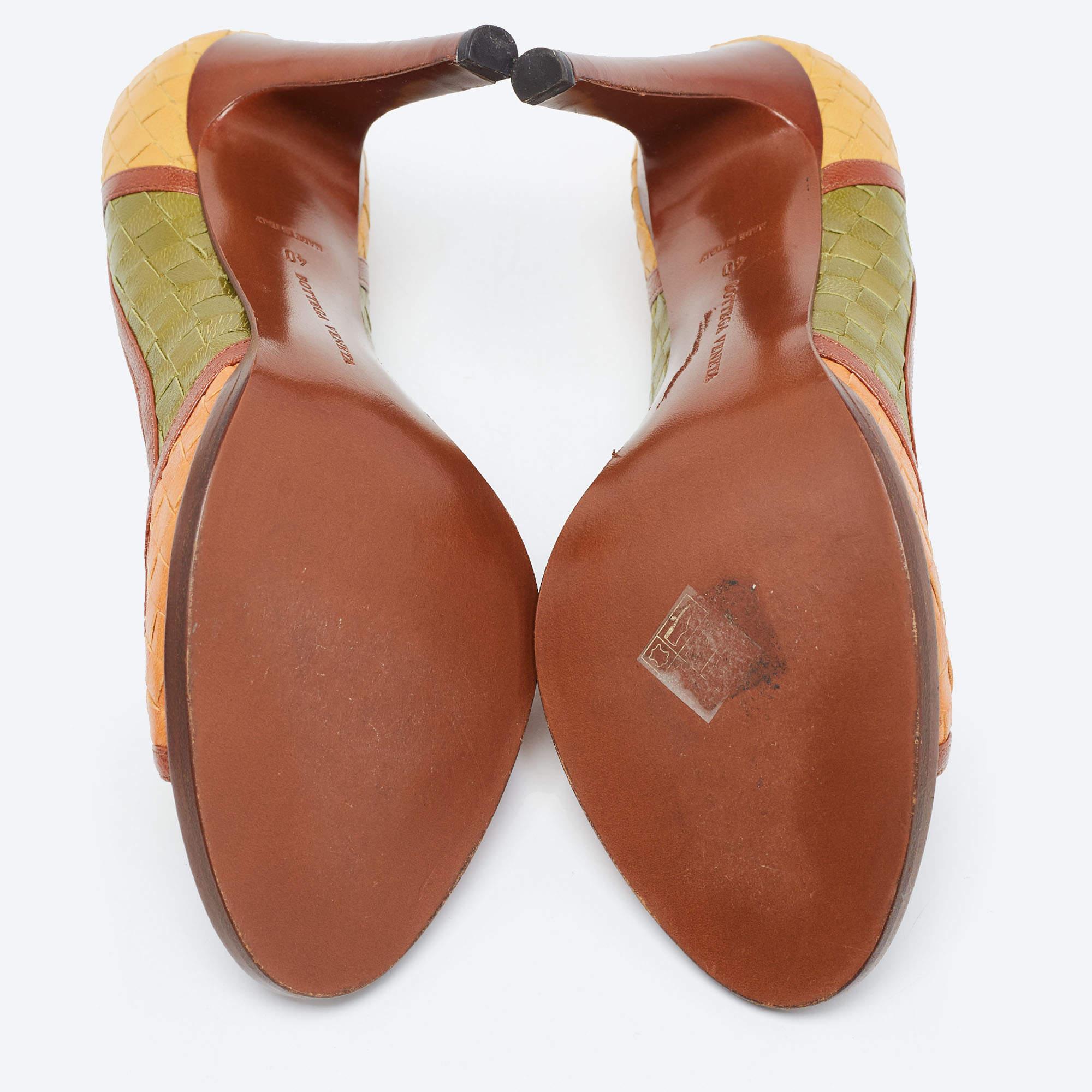 Bottega Veneta Multicolor Woven Leather Peep Toe Pumps Size 40 For Sale 4