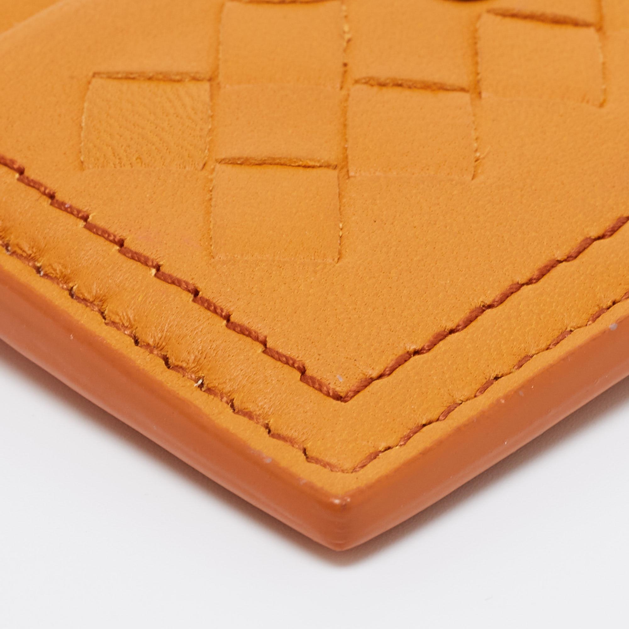 Bottega Veneta Mustard Intrecciato Leather Butterfly Card Holder In New Condition In Dubai, Al Qouz 2