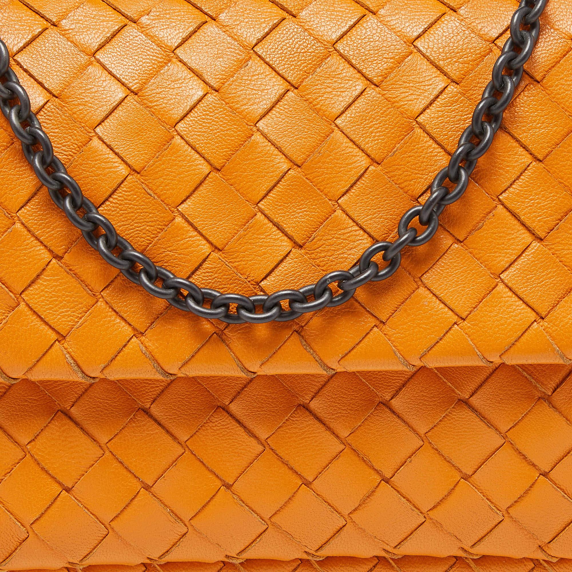 Bottega Veneta Mustard Intrecciato Leather Flap Chain Bag For Sale 4