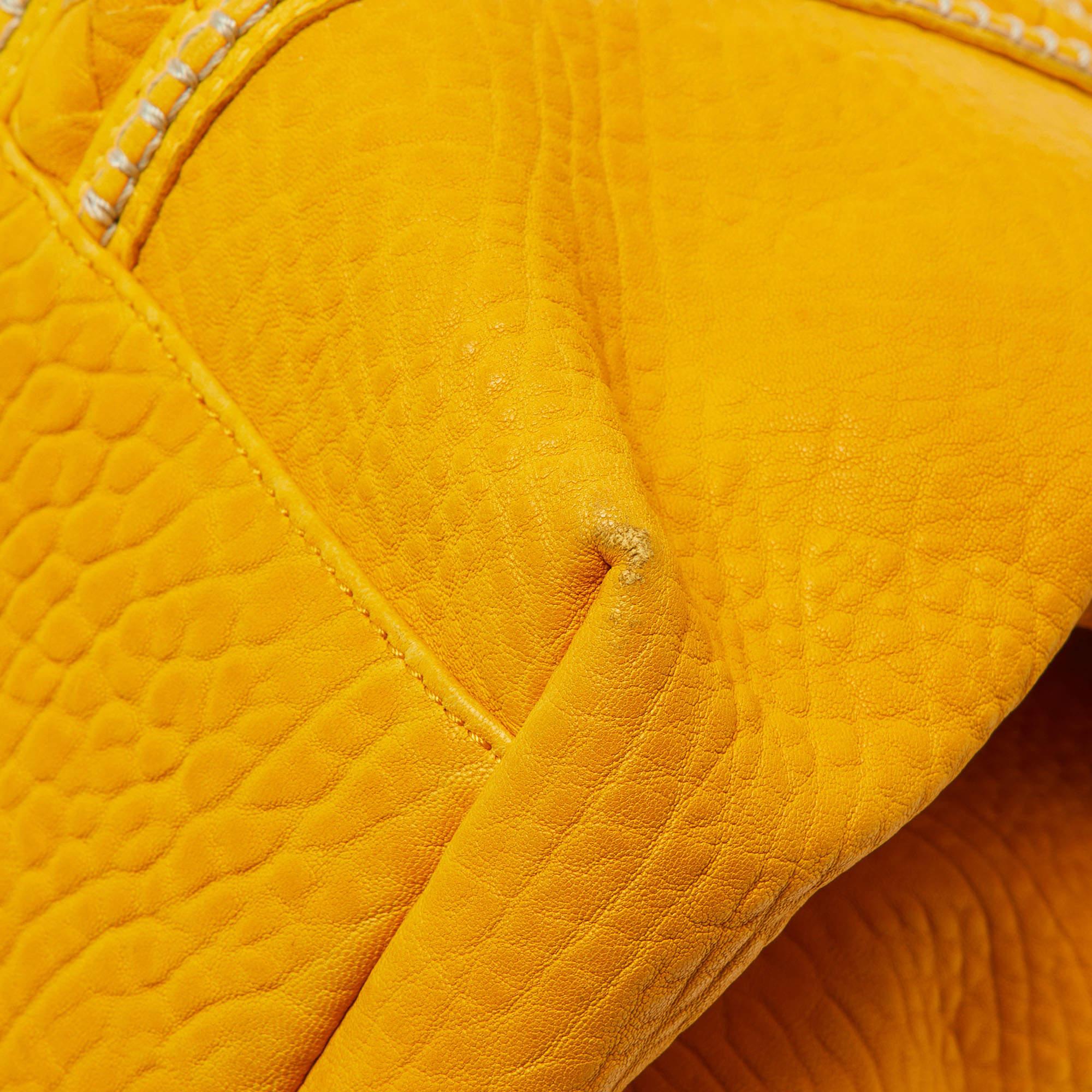 Bottega Veneta Mustard Intrecciato Leather Large Roma Stitch Tote In Good Condition In Dubai, Al Qouz 2