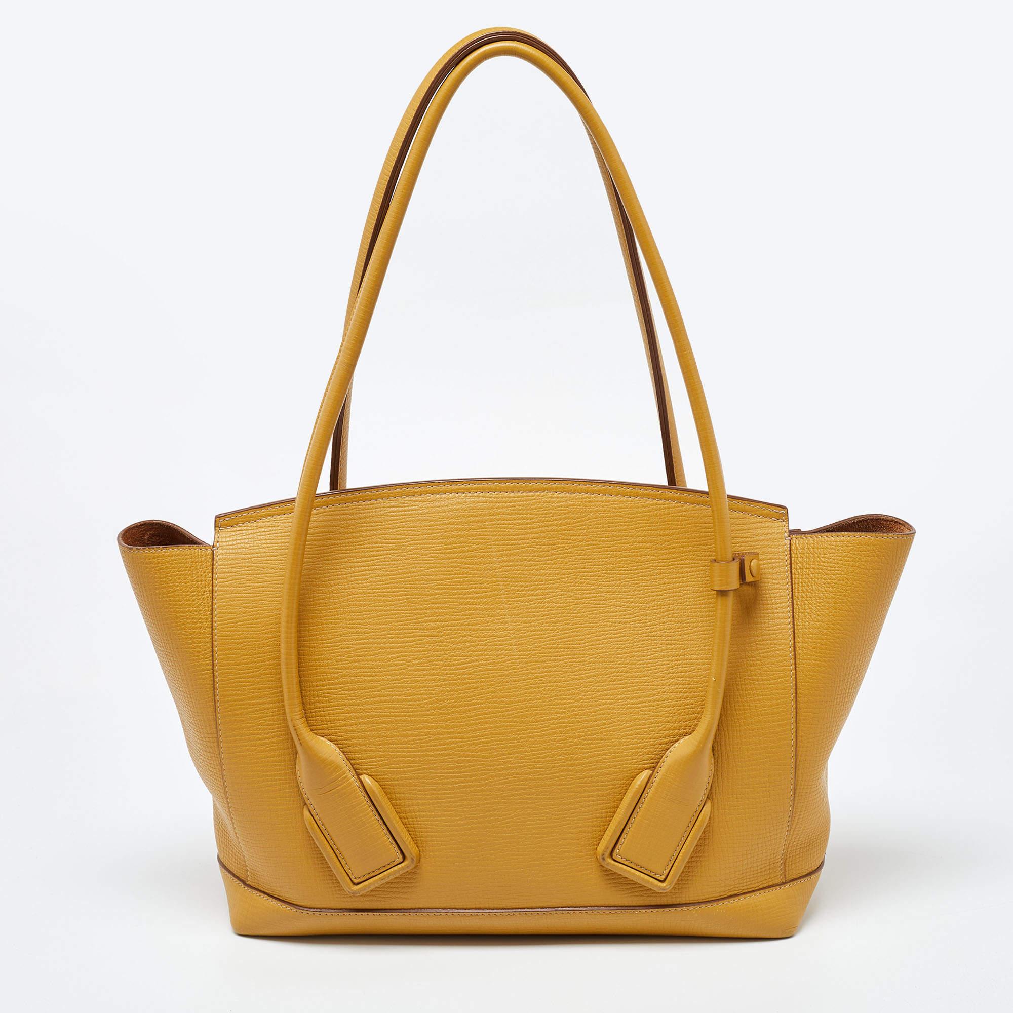 Bottega Veneta Mustard Leather Arco Tote In Good Condition In Dubai, Al Qouz 2