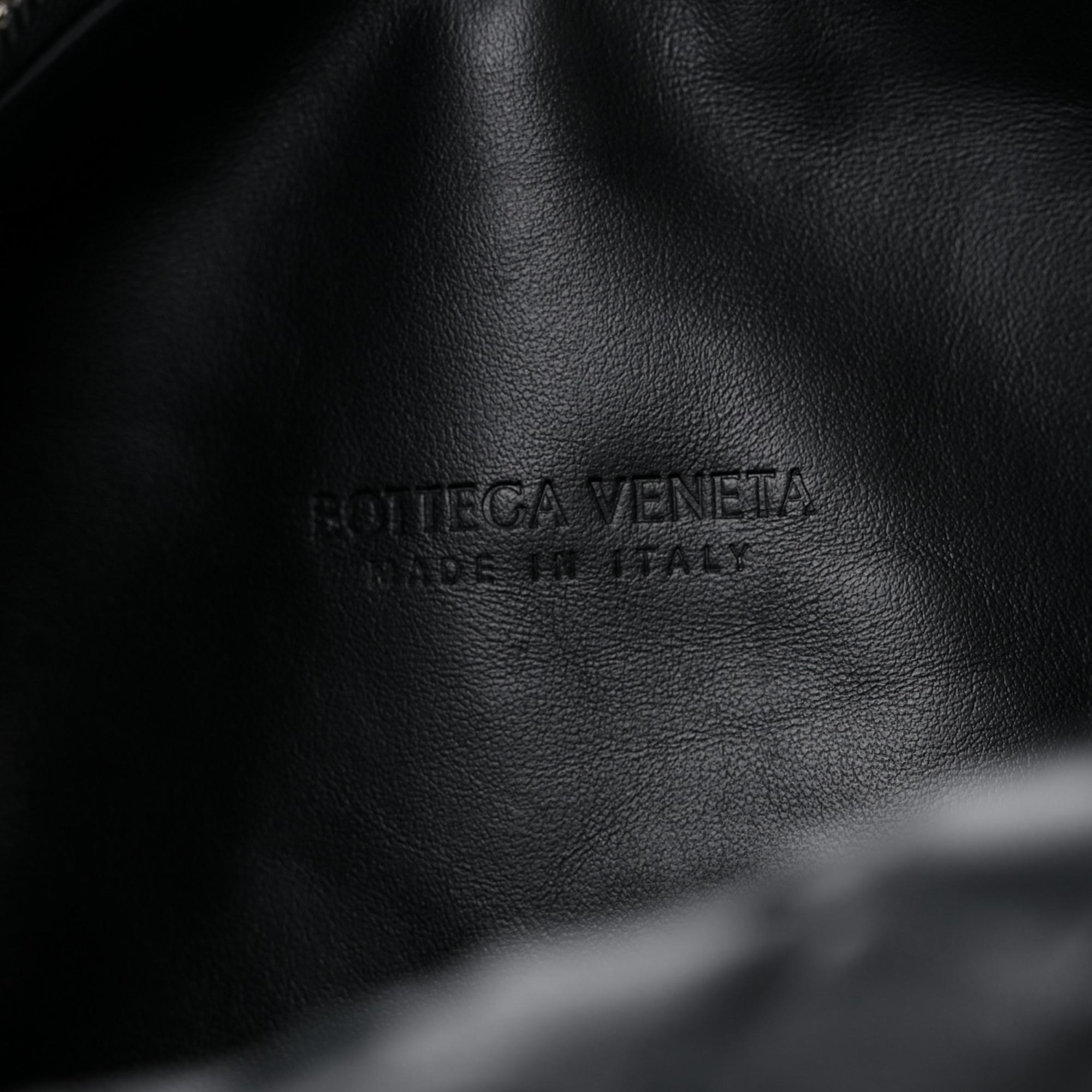 Bottega Veneta Nappa Black Intrecciato Teen Jodie Bag For Sale 4