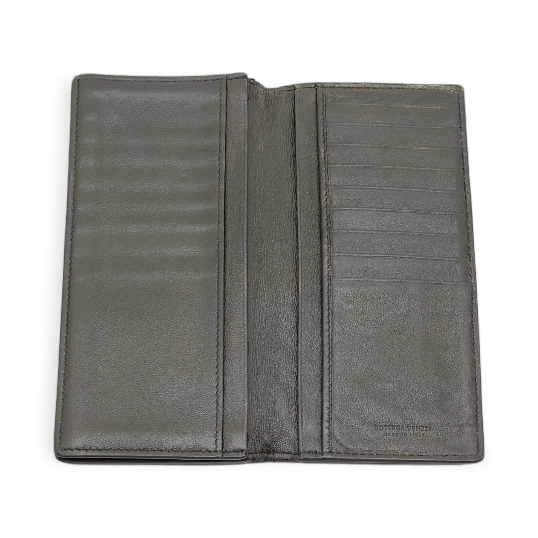 Portafoglio Bottega Veneta Nappa Intrecciato Bi-Fold in Grigio Blu In condizioni ottime in vendita a Los Angeles, CA