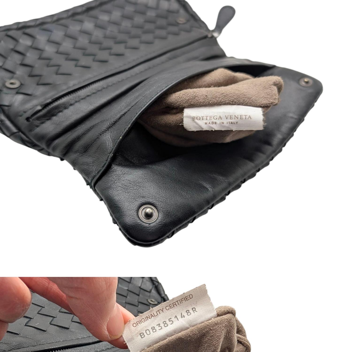Bottega Veneta Nappa Intrecciato Mini Messenger Crossbody in vendita 2