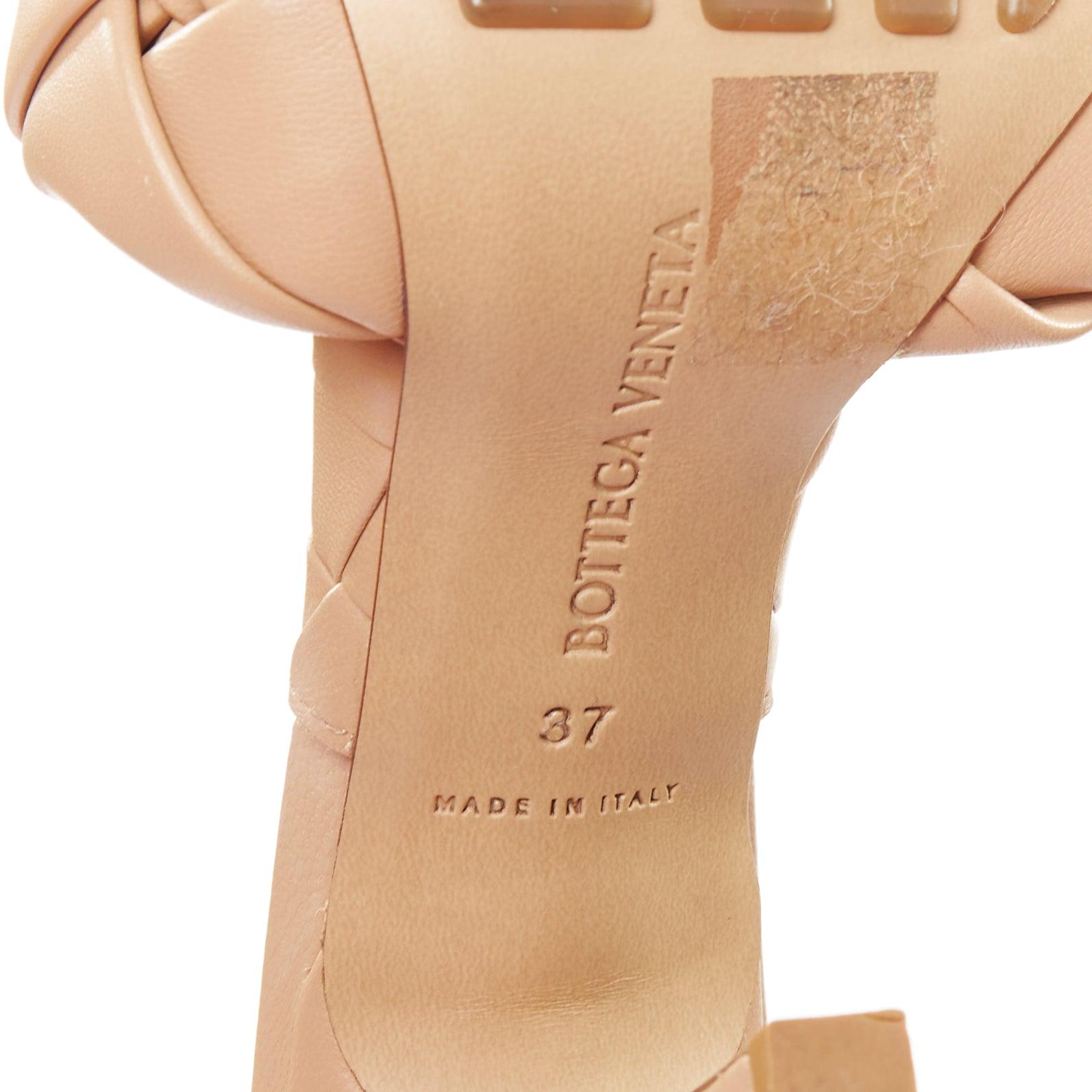 BOTTEGA VENETA Nappa Maxi Intrecciato Lido nude cuir chunky sandales EU37 en vente 5