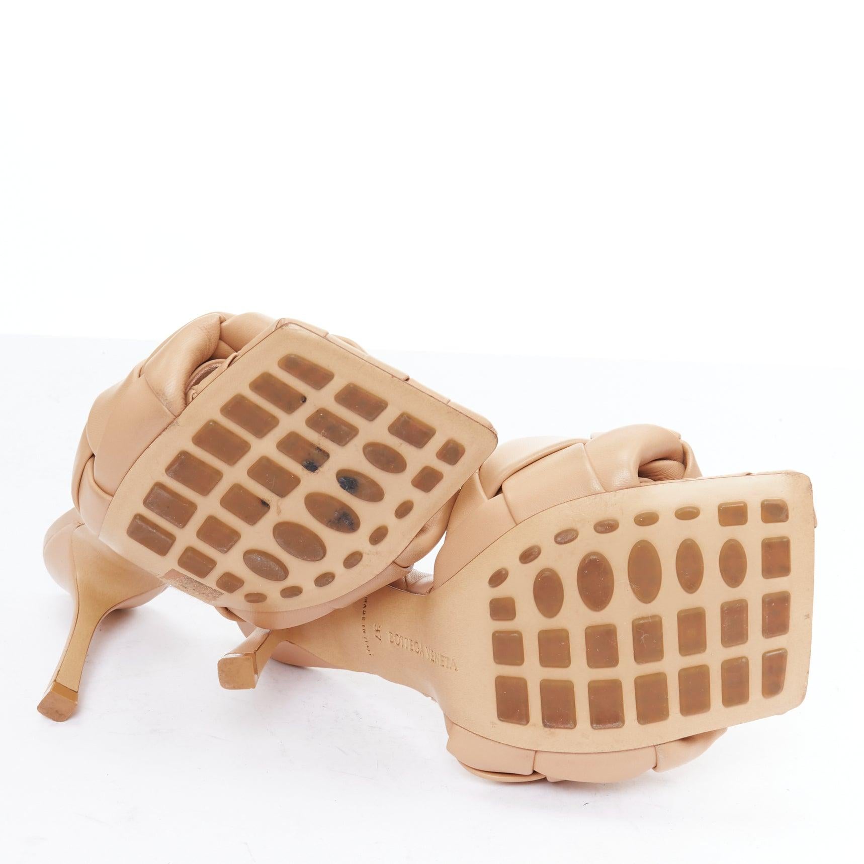 BOTTEGA VENETA Nappa Maxi Intrecciato Lido nude cuir chunky sandales EU37 en vente 6