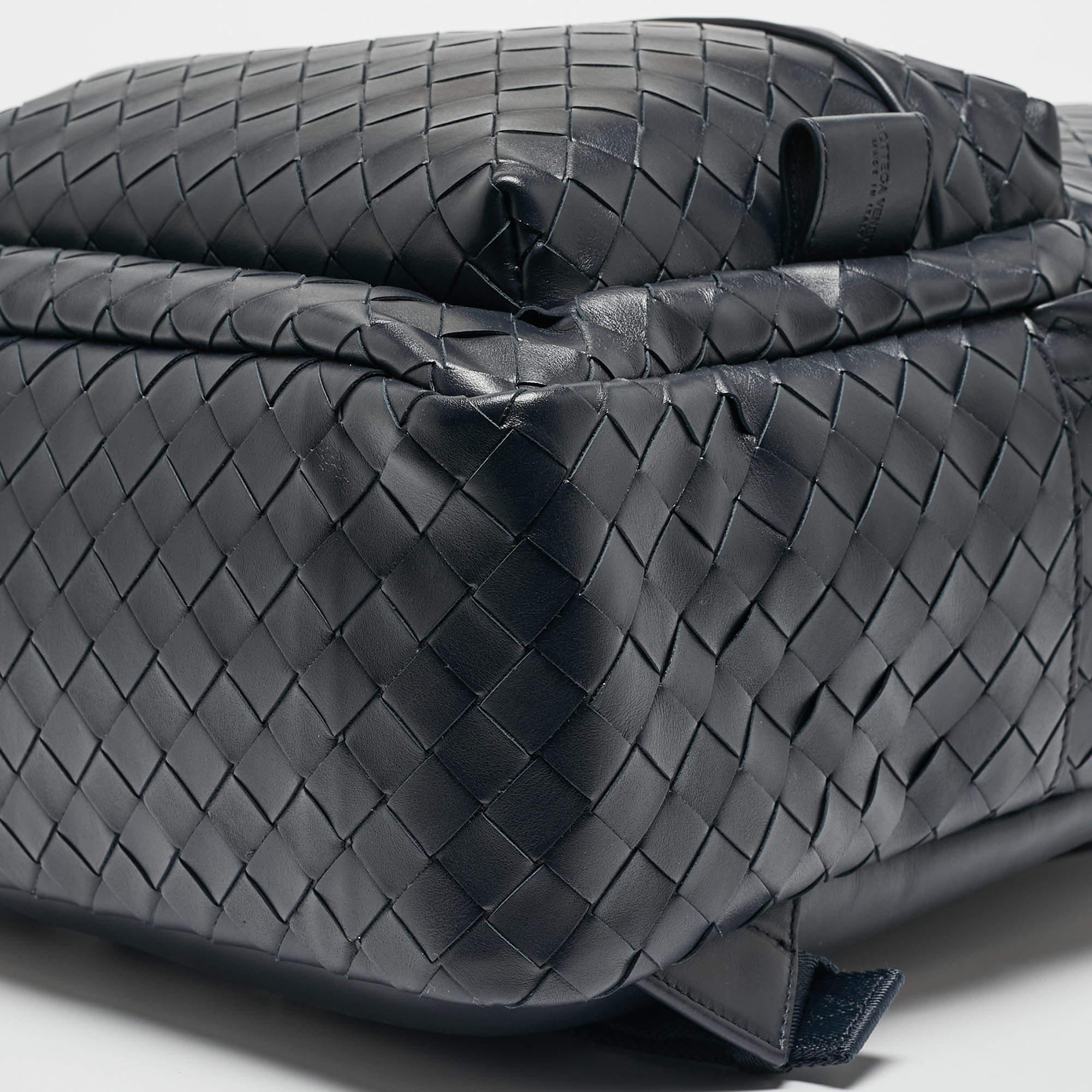 Bottega Veneta Navy Blue Intrecciato Leather Medium Archetypal Backpack 4
