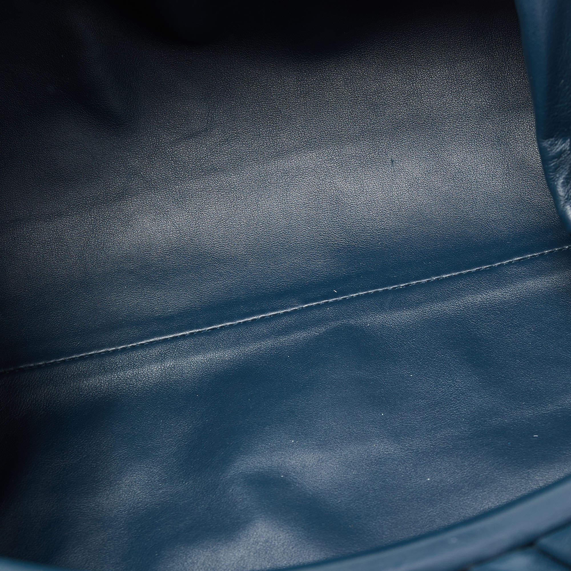 Bottega Veneta Navy Blue Leather Classic Pouch For Sale 6