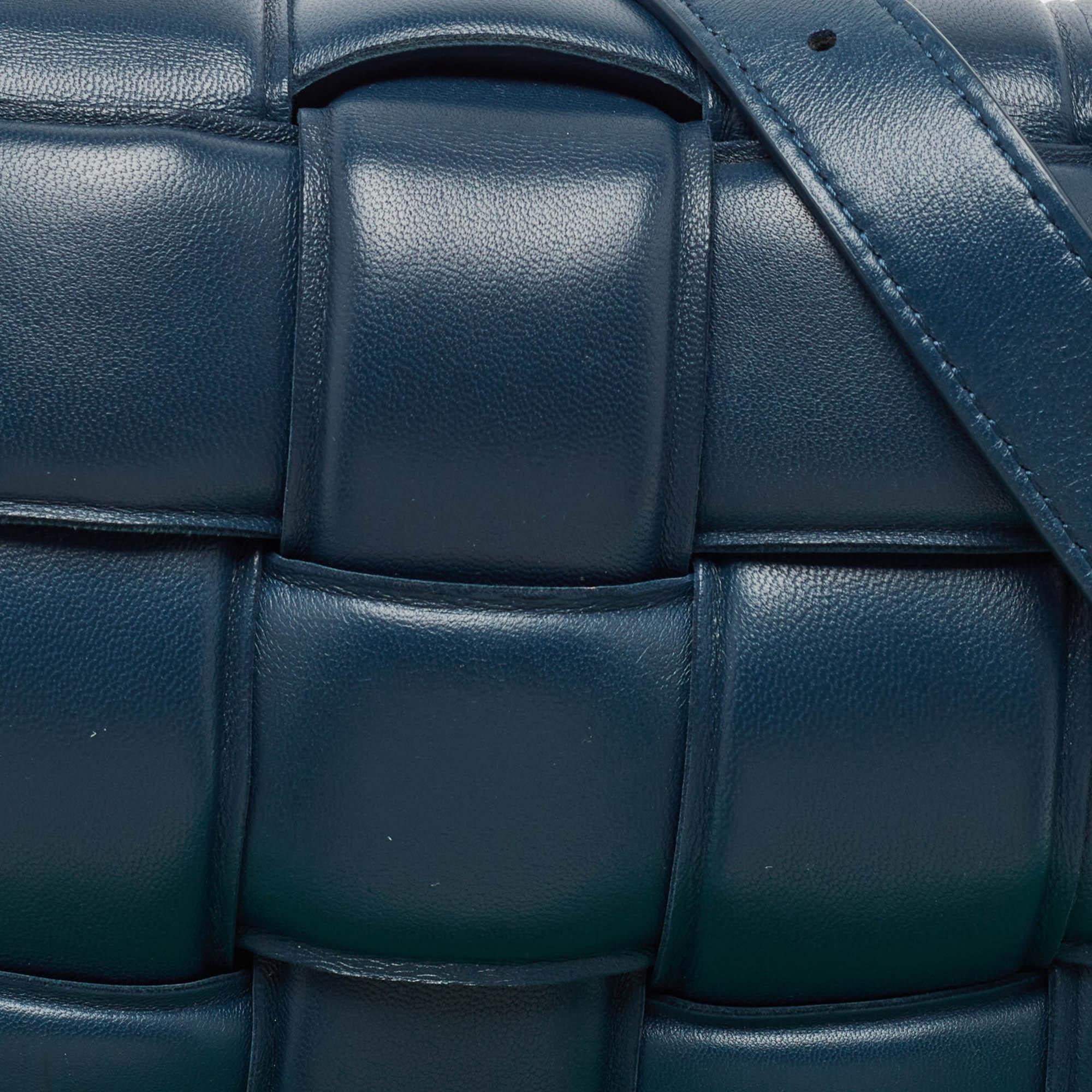 Women's Bottega Veneta Navy Blue Padded Leather Cassette Shoulder Bag For Sale
