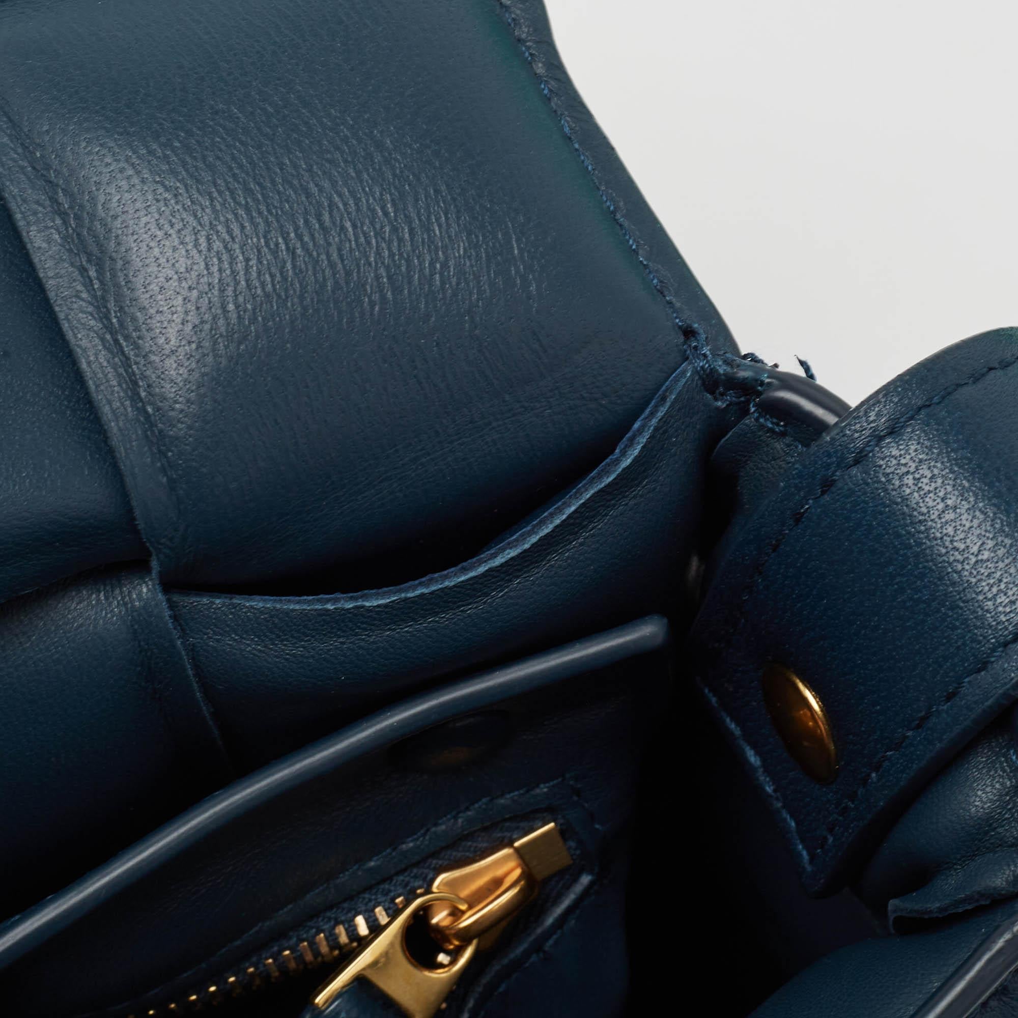 Bottega Veneta Navy Blue Padded Leather Cassette Shoulder Bag For Sale 3