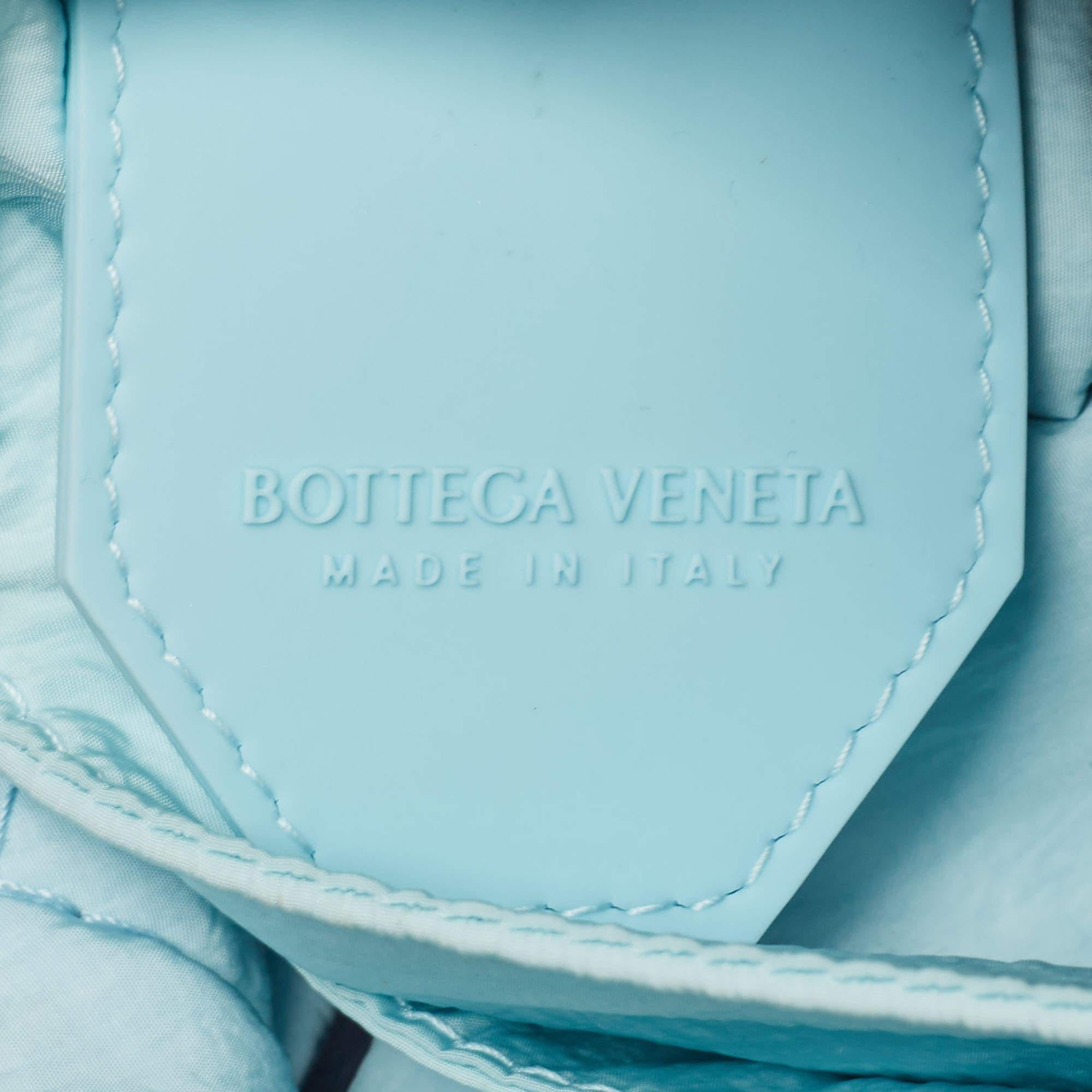 Women's Bottega Veneta Navy Blue Padded Tech Fabric Cassette Belt Bag For Sale
