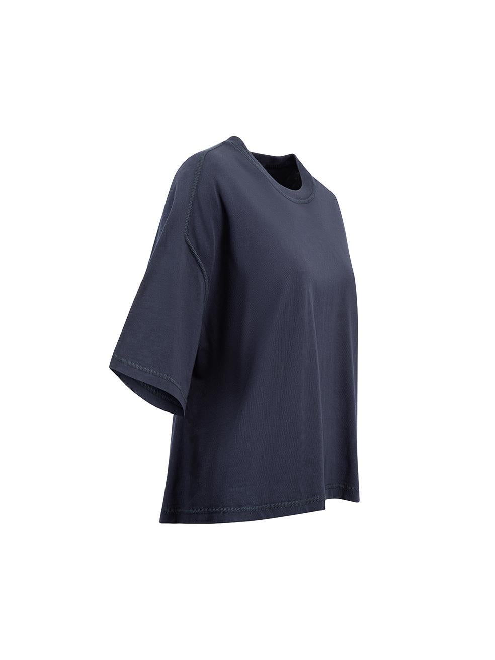 CONDITION is Never Worn. No visible wear to top is evident on this used Bottega Veneta designer resale item.



Details


Navy

Cotton

T-short

Round neck

Oversized fit





Made in Italy 



Composition

100% Cotton



Care instructions:  Hand