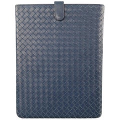 BOTTEGA VENETA Marineblaue gewebte Intrecciato-Ledertasche für iPad Tablet