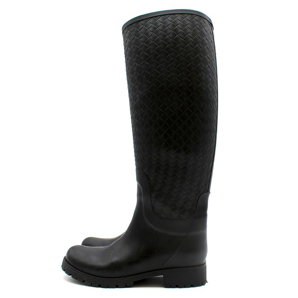 Bottega Veneta Nero Intrecciato Rubber Rainboots SIZE 35 In Excellent Condition In London, GB