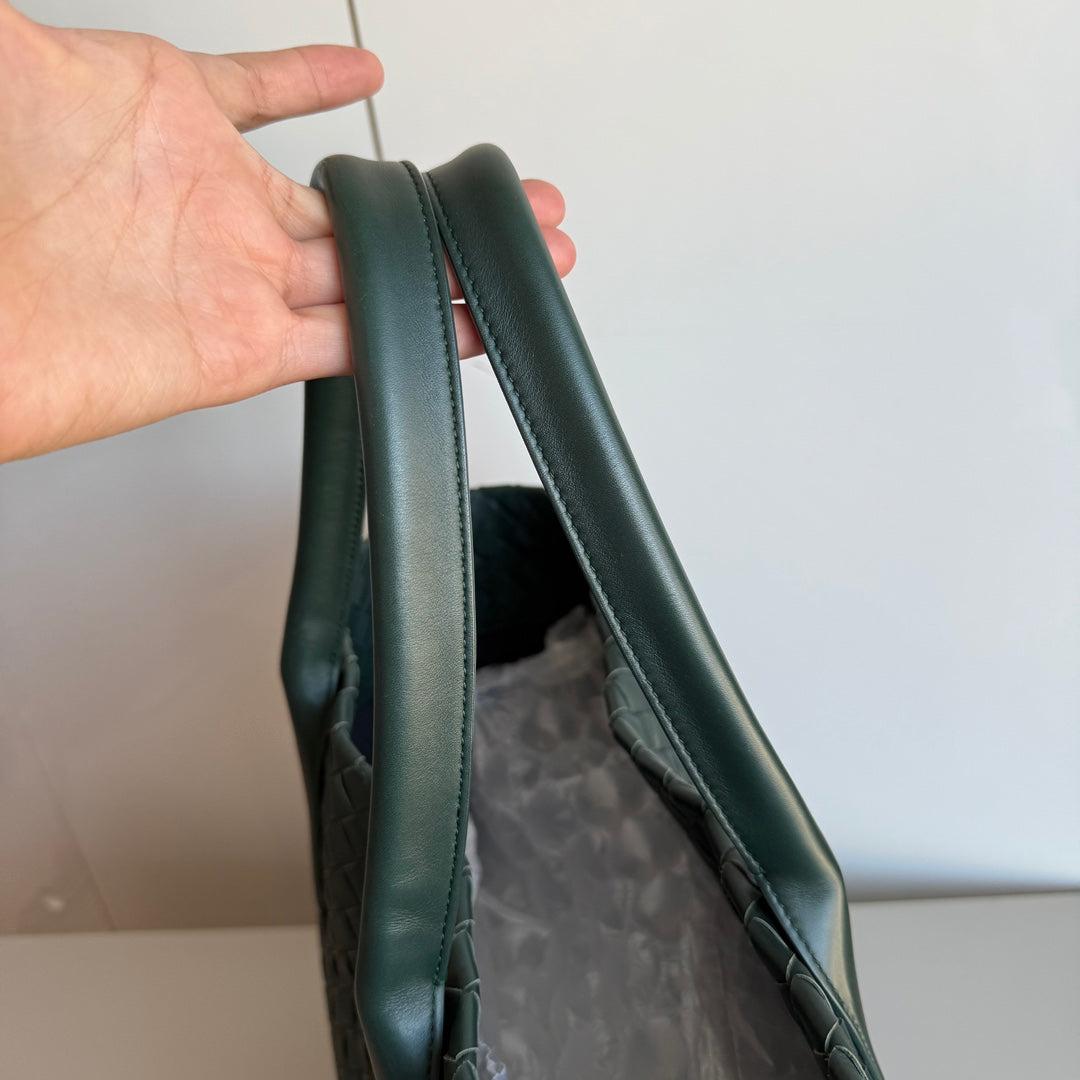 Bottega Veneta New Cabat Medium Intreccio Leather Tote Bag Dark Forest Green For Sale 6