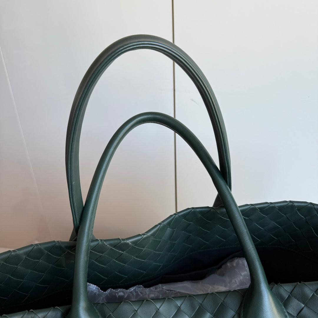 Bottega Veneta New Cabat Medium Intreccio Leather Tote Bag Dark Forest Green For Sale 9