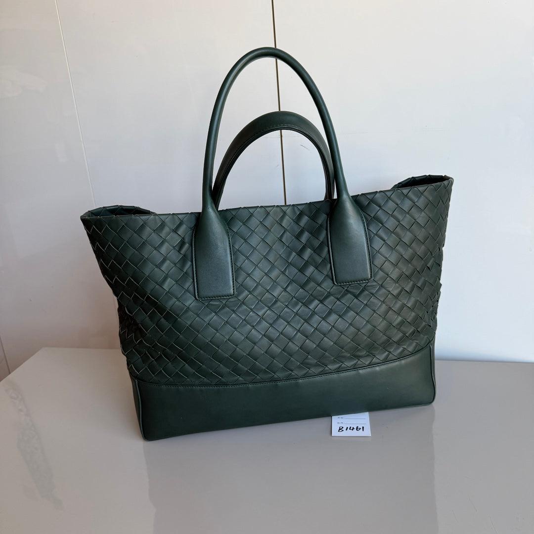 Bottega Veneta New Cabat Medium Intreccio Leather Tote Bag Dark Forest Green
 These are professional photos of the actual bag.
 Discover the sophisticated luxury of the Bottega Veneta Cabat Intreccio Leather Tote Bag. Revel in its stylish cult