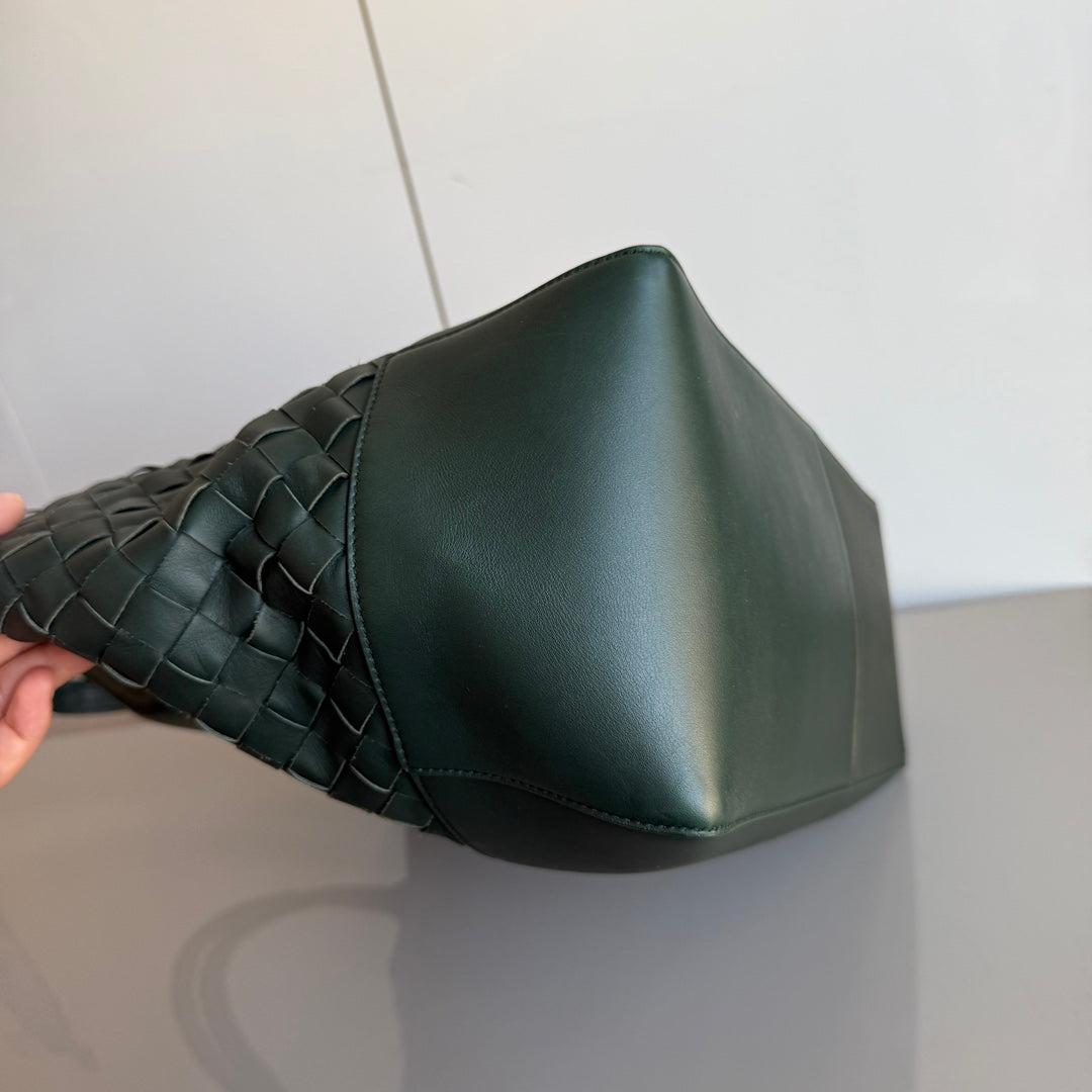 Bottega Veneta New Cabat Medium Intreccio Leather Tote Bag Dark Forest Green For Sale 4