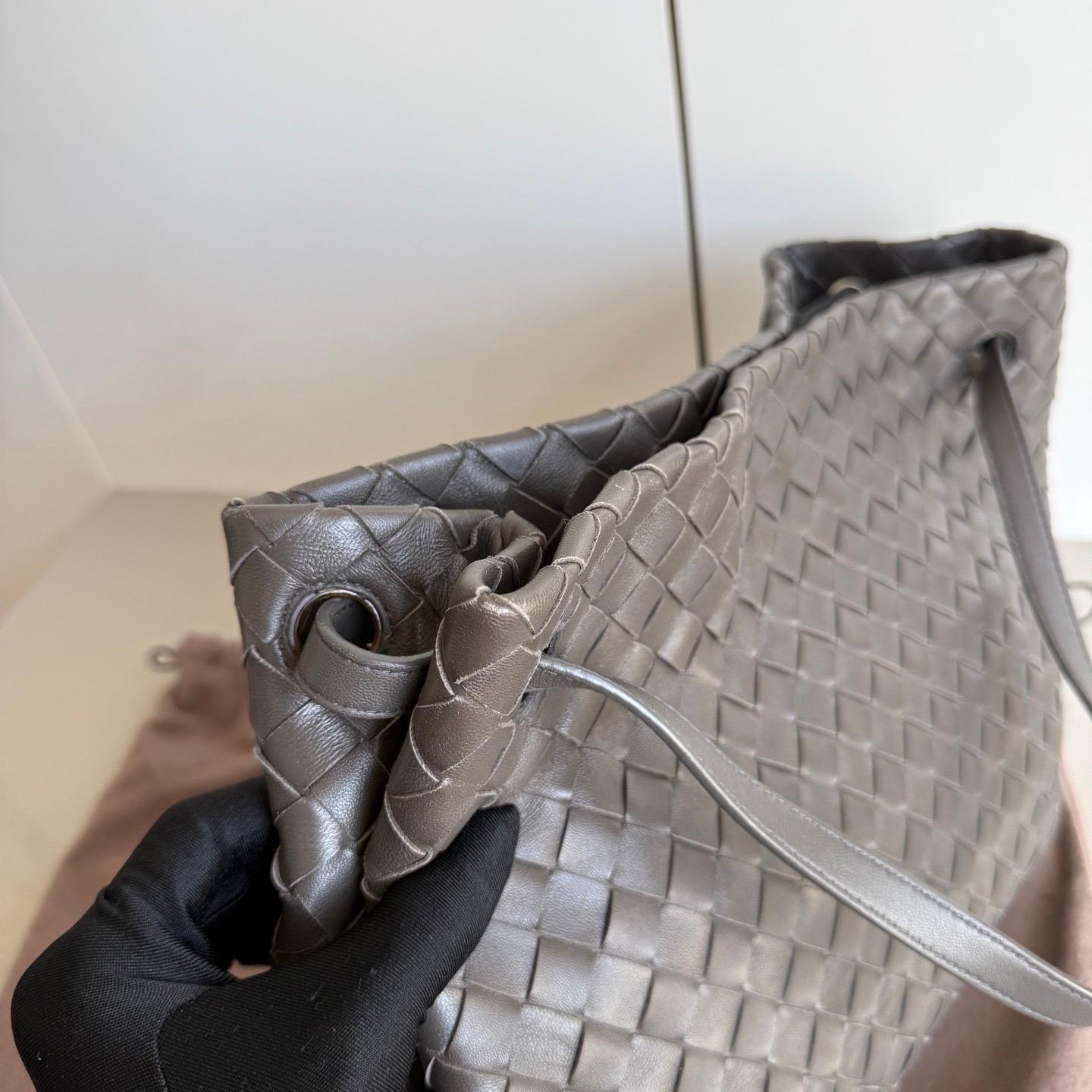 Bottega Veneta NEW Garda Tote Leather Interior Intrecciato Chocolate Brown 24cm 8