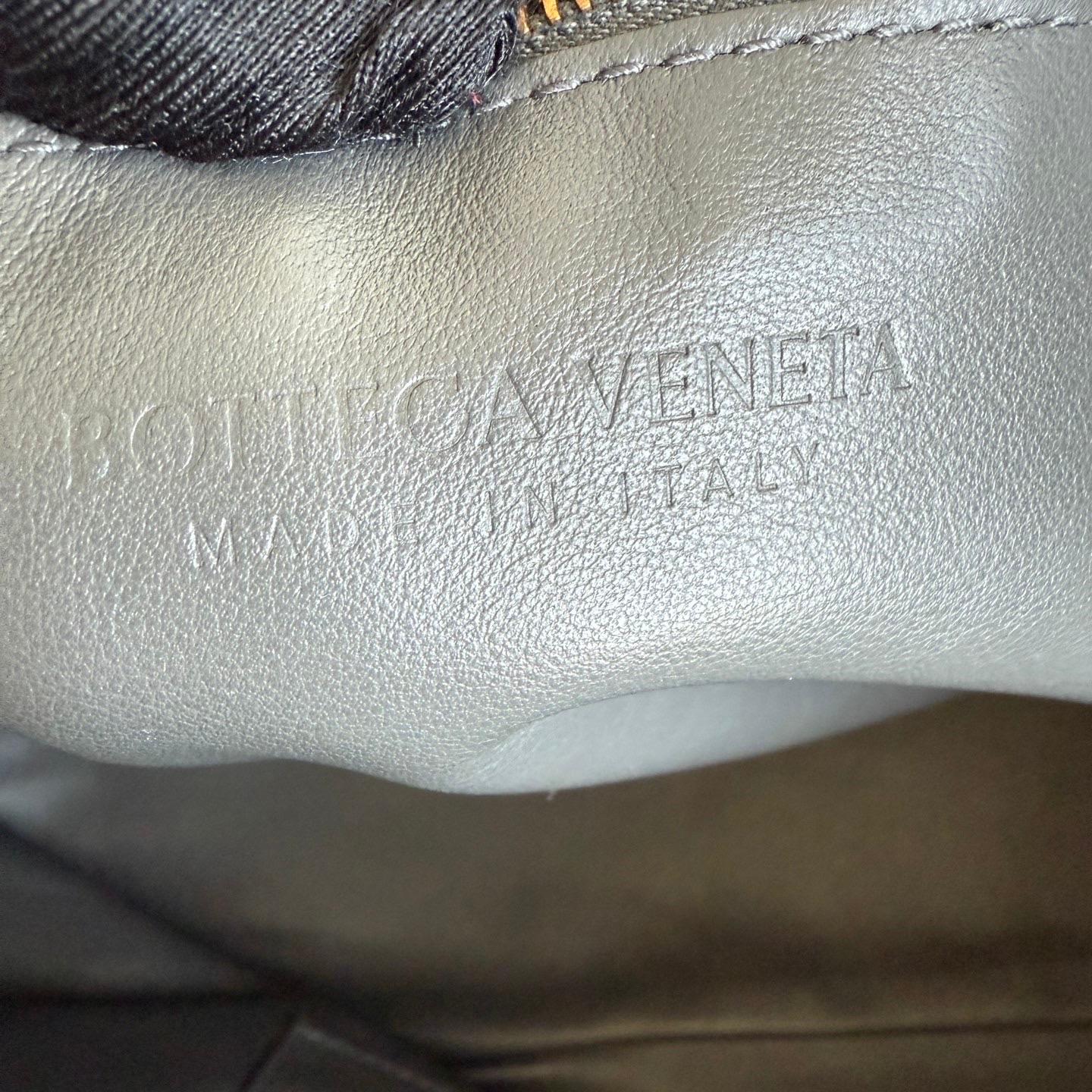 Bottega Veneta NEW Garda Tote Leather Interior Intrecciato Chocolate Brown 24cm 11