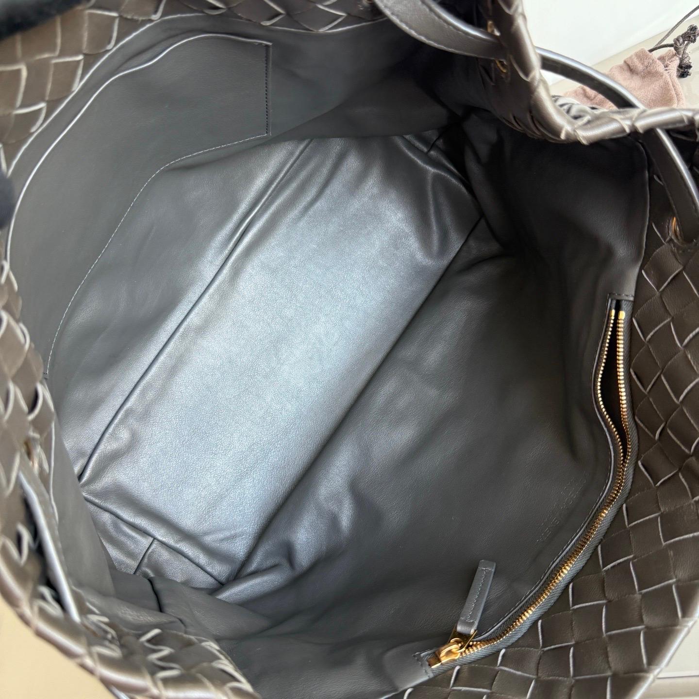 Bottega Veneta NEW Garda Tote Leather Interior Intrecciato Chocolate Brown 24cm 12