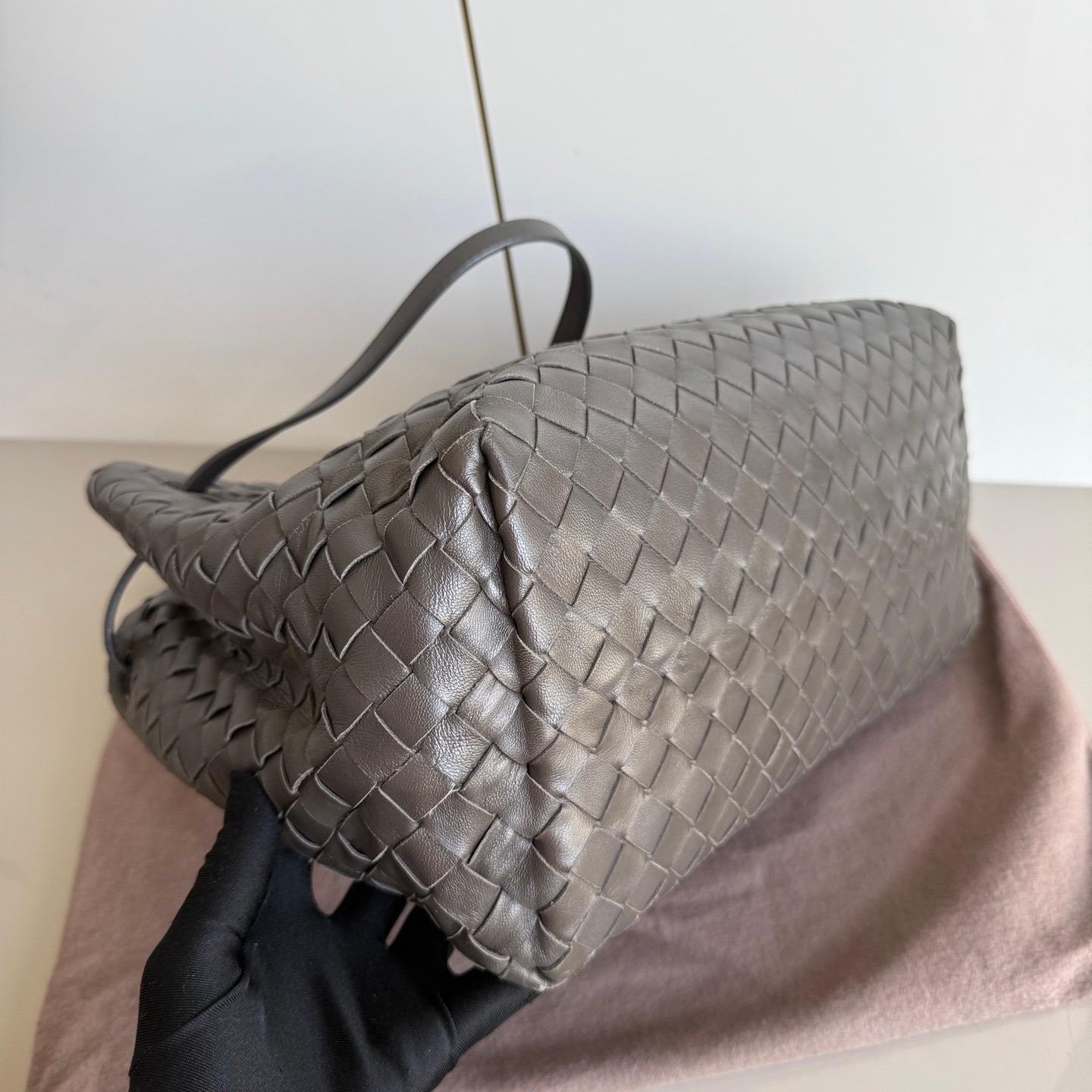 Gray Bottega Veneta NEW Garda Tote Leather Interior Intrecciato Chocolate Brown 24cm