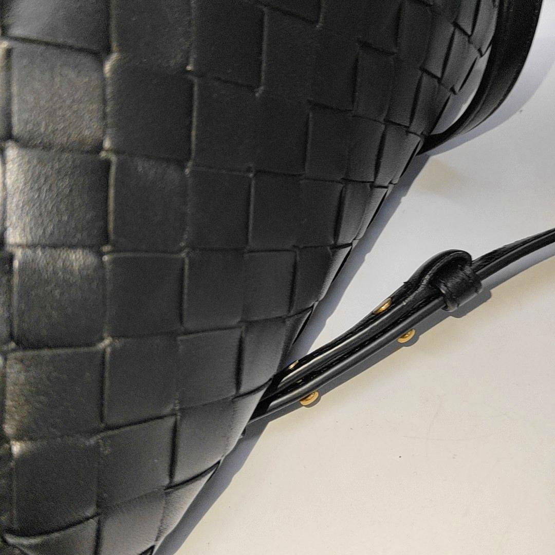 Bottega Veneta New Roma Mini Handbag Intrecciato Nappa Leather Black Mini 25cm For Sale 8