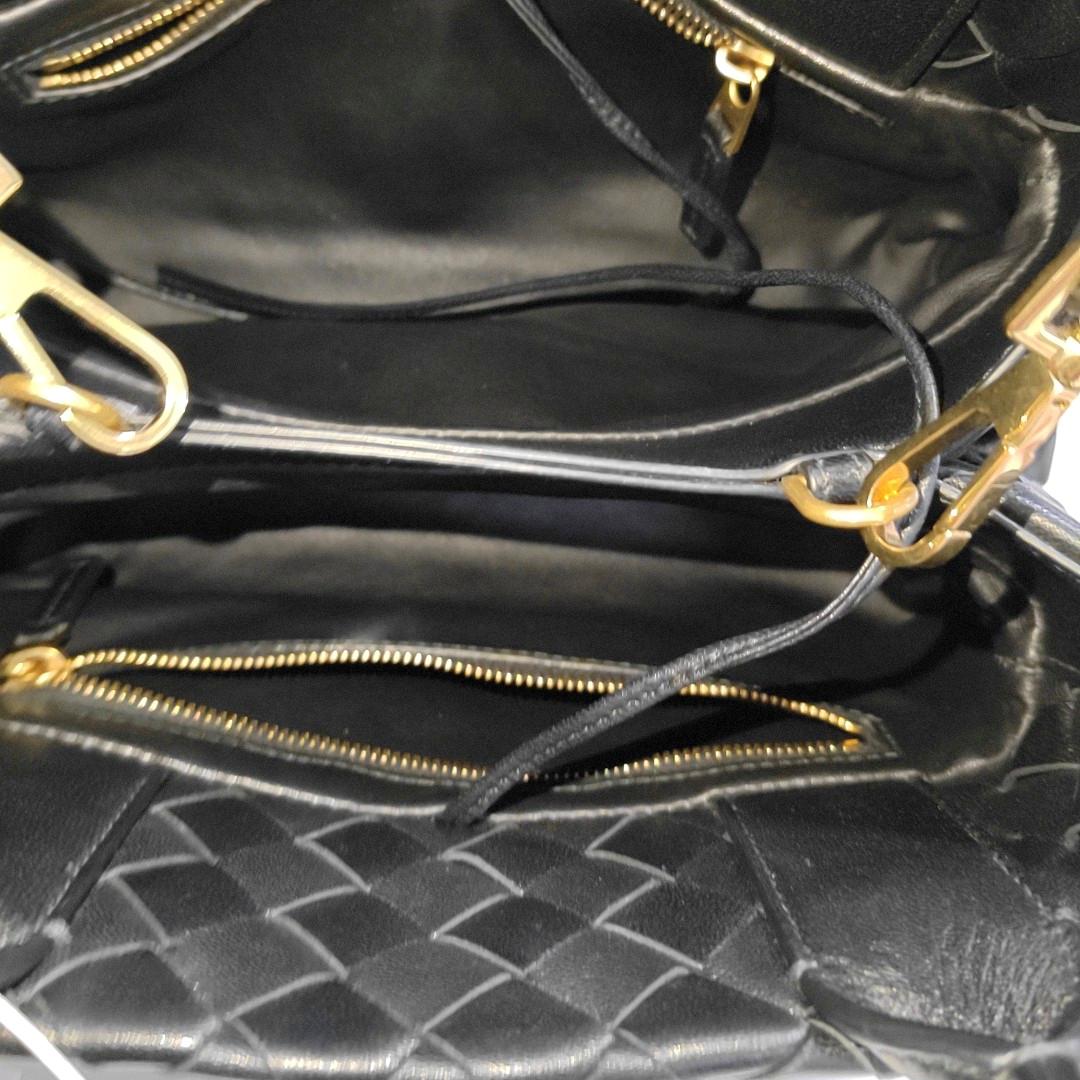 Bottega Veneta New Roma Mini Handbag Intrecciato Nappa Leather Black Mini 25cm For Sale 2