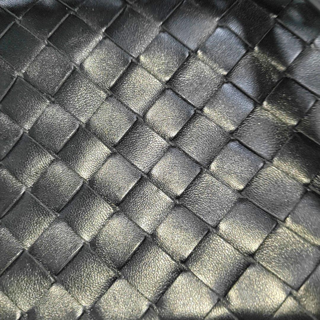 Bottega Veneta New Roma Mini Handbag Intrecciato Nappa Leather Black Mini 25cm For Sale 4