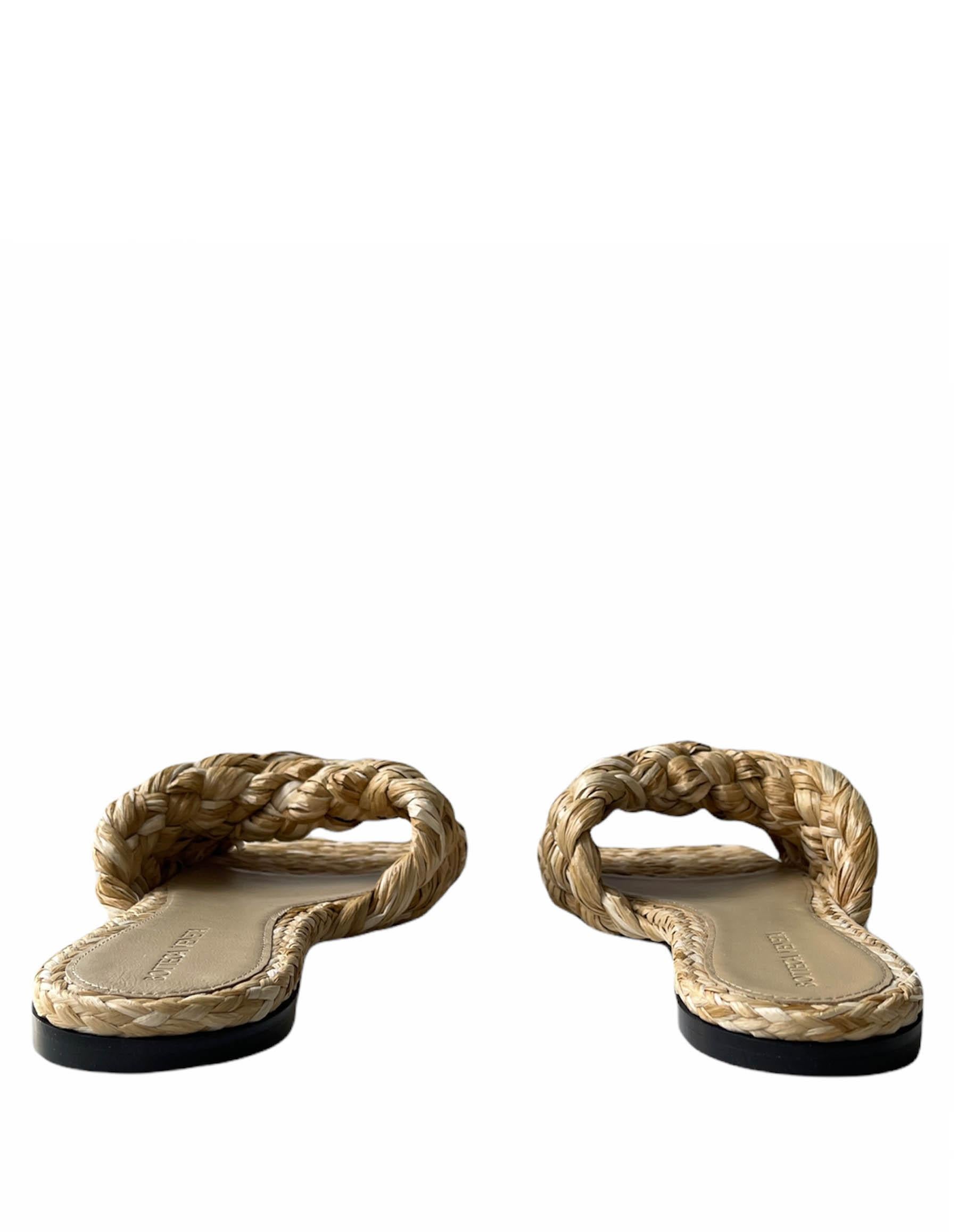 Bottega Veneta NEW Raffia Intrecciato Woven Raffia Sandal Slides sz 40

Made In: Italy
Year of Production: 2021
Color: Beige
Materials: Woven raffia
Closure/Opening: Slide on
Overall Condition: New without box or dustbag

Marked Size: 40