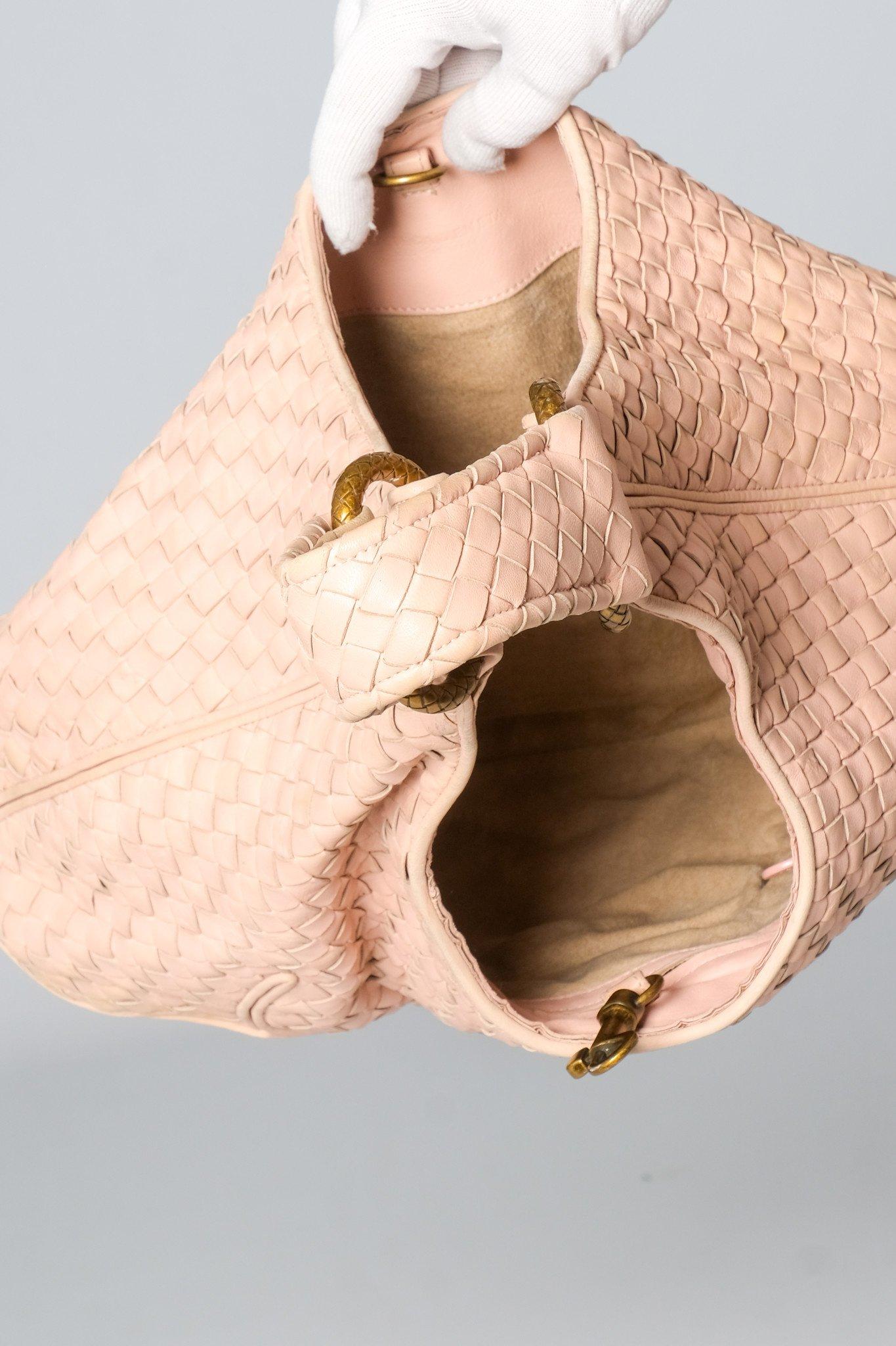 Bottega Veneta Nude Intrecciato Leather Hobo Bag For Sale 2