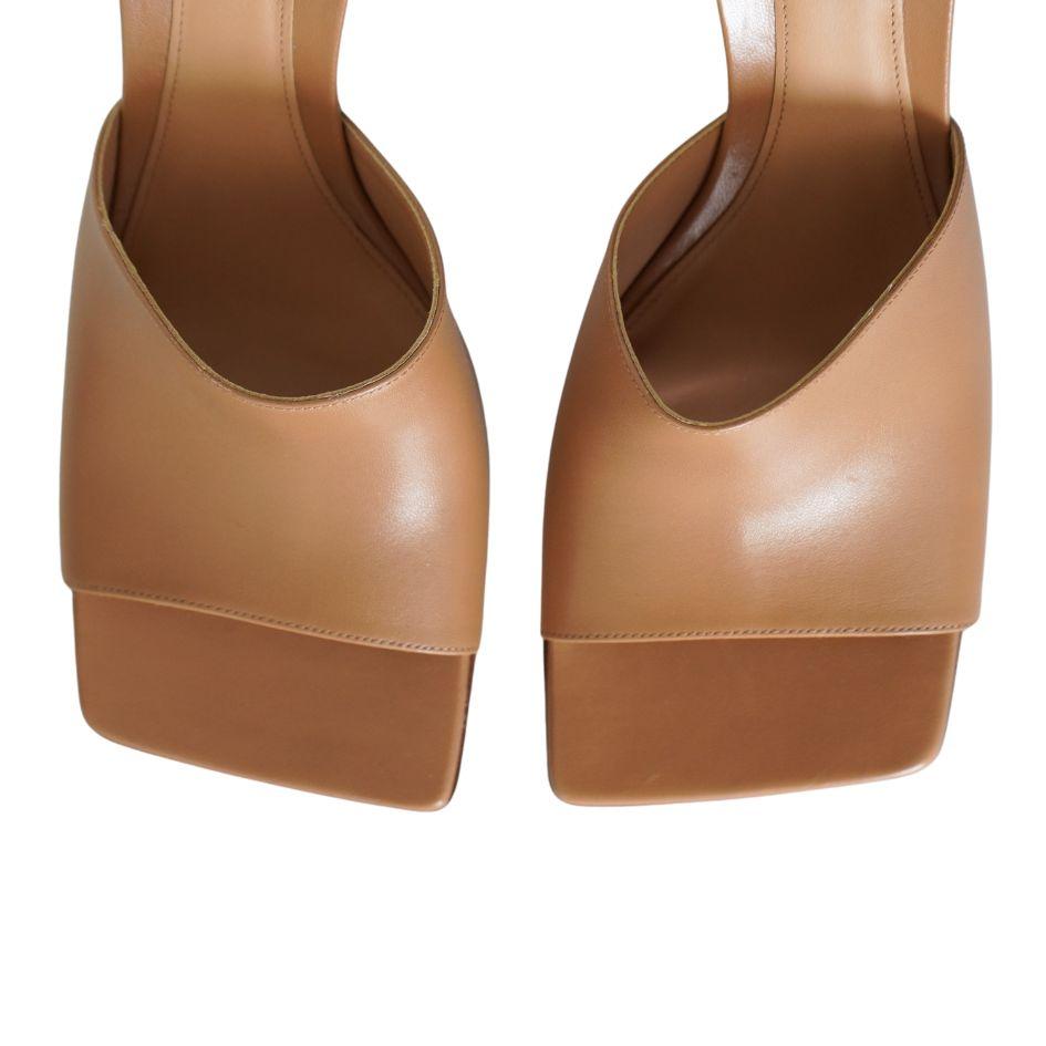 Bottega Veneta Nude Lambskin Square Toe Heel Mule Sandal 
Size 41
Excellent condition
Sold as shown in photos, no box
Heel Height 4
