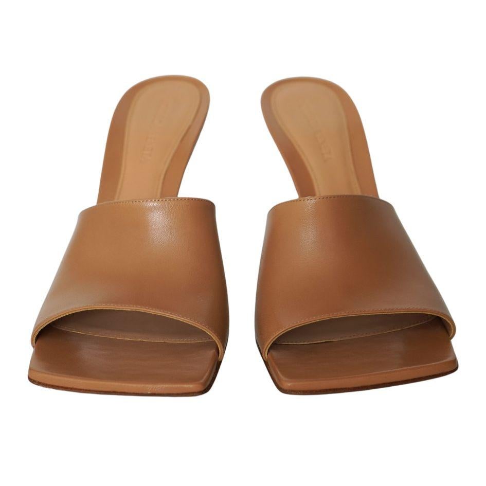 Marron Bottega Veneta Nude Lambskin Square Toe Heel Mule Sandal sz 41 en vente