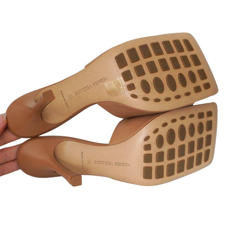 Bottega Veneta Nude Lambskin Square Toe Heel Mule Sandal sz 41 en vente 2